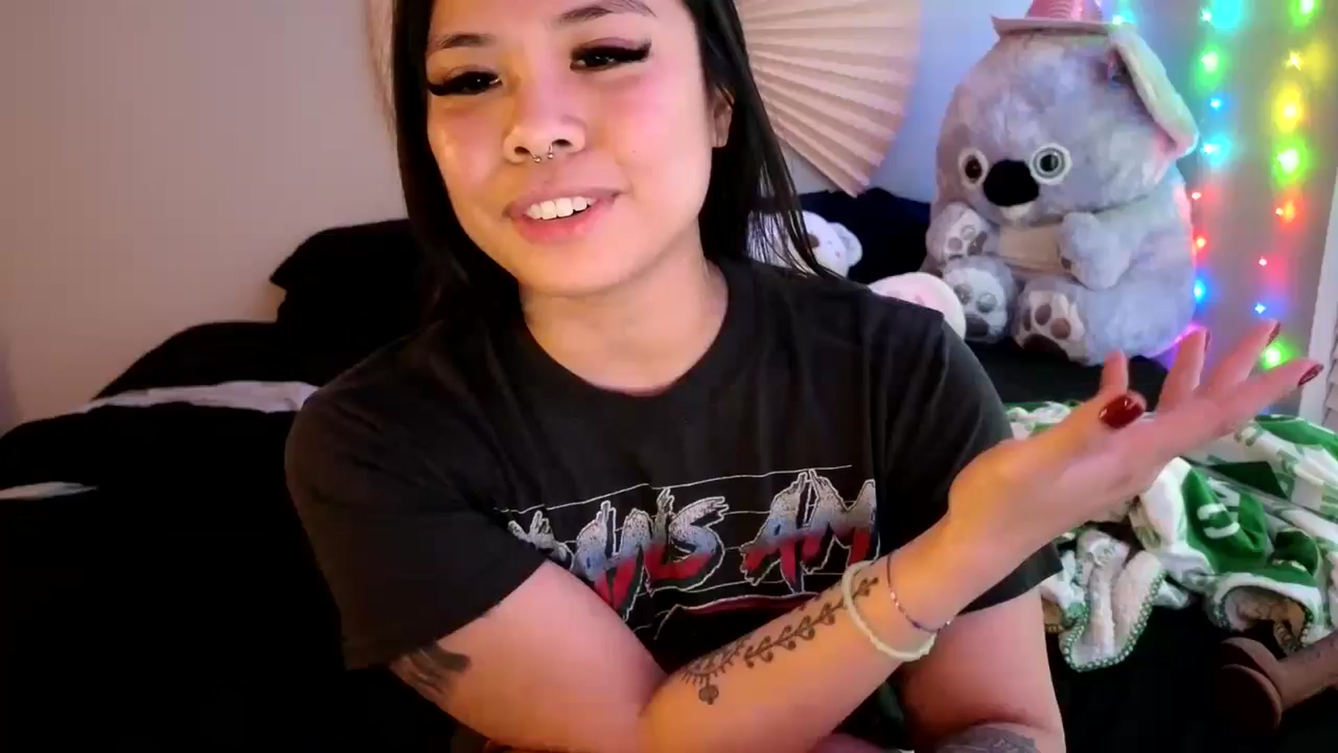 Gallery image thumbnail from dolllface's myfreecams stream on, 05/16/2024, 10:23 image 12 of 20