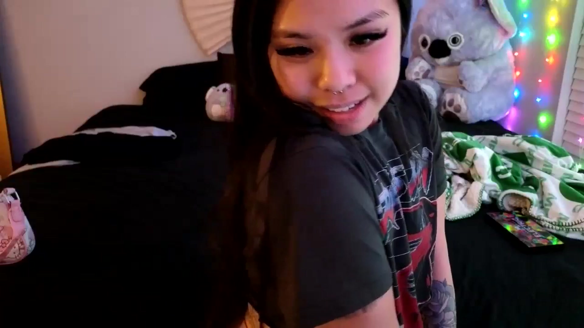 Gallery image thumbnail from dolllface's myfreecams stream on, 05/16/2024, 10:23 image 17 of 20