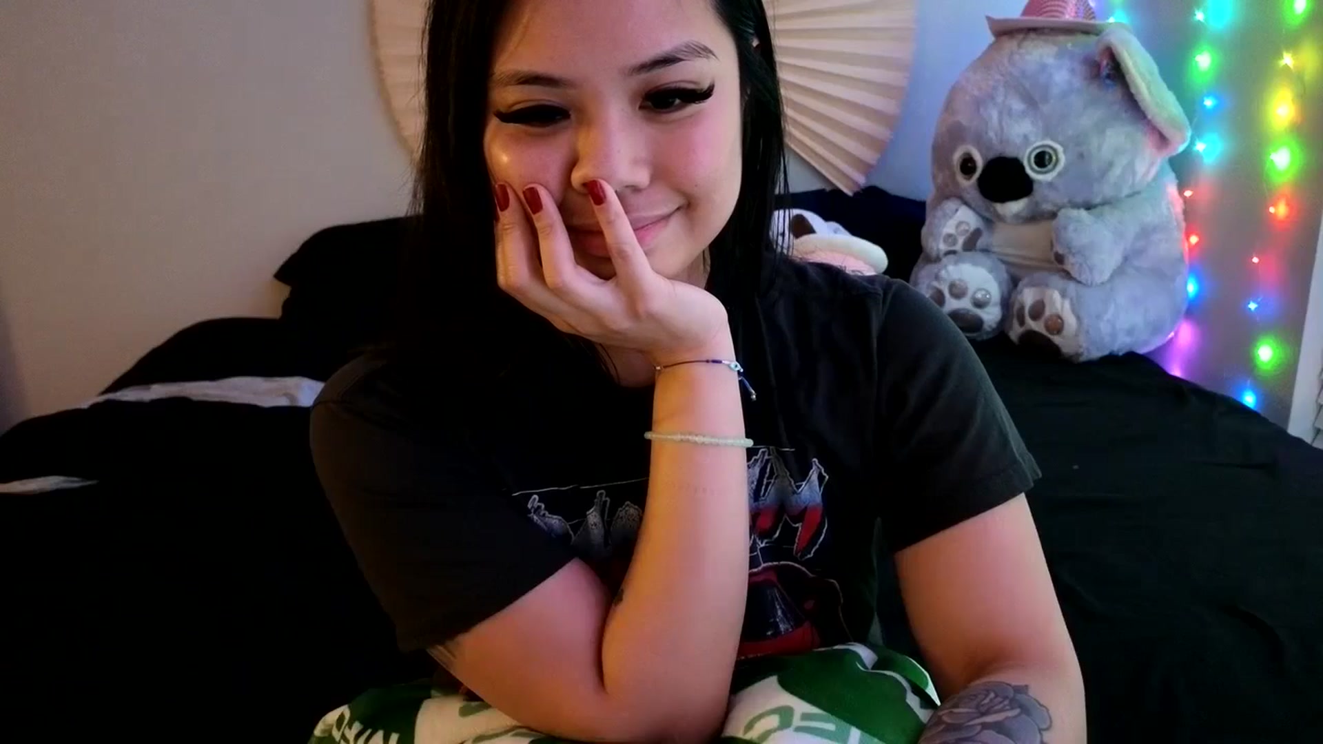 Gallery image thumbnail from dolllface's myfreecams stream on, 05/16/2024, 10:23 image 8 of 20