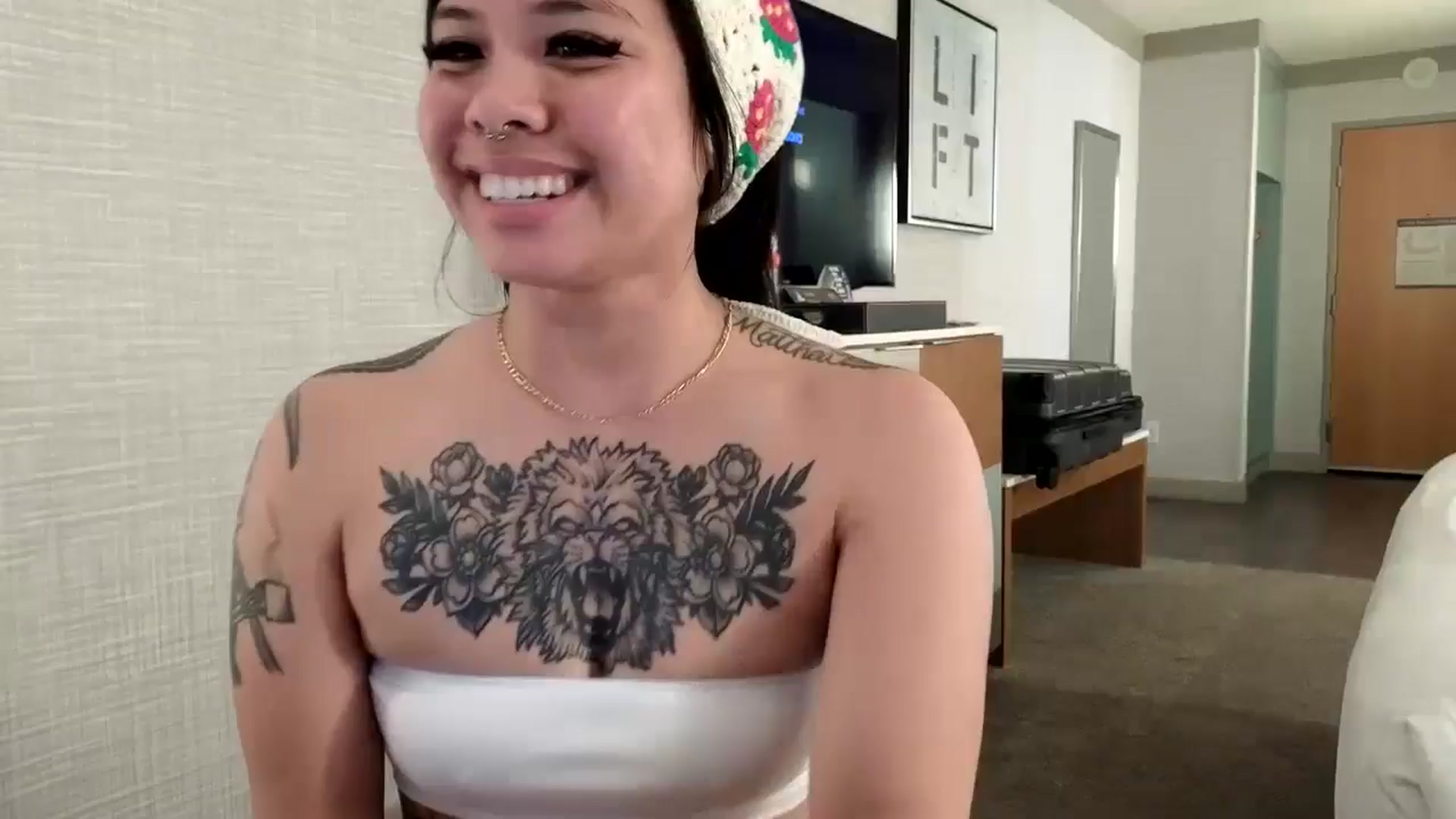 Gallery image thumbnail from dolllface's myfreecams stream on, 05/17/2024, 11:25 image 20 of 20