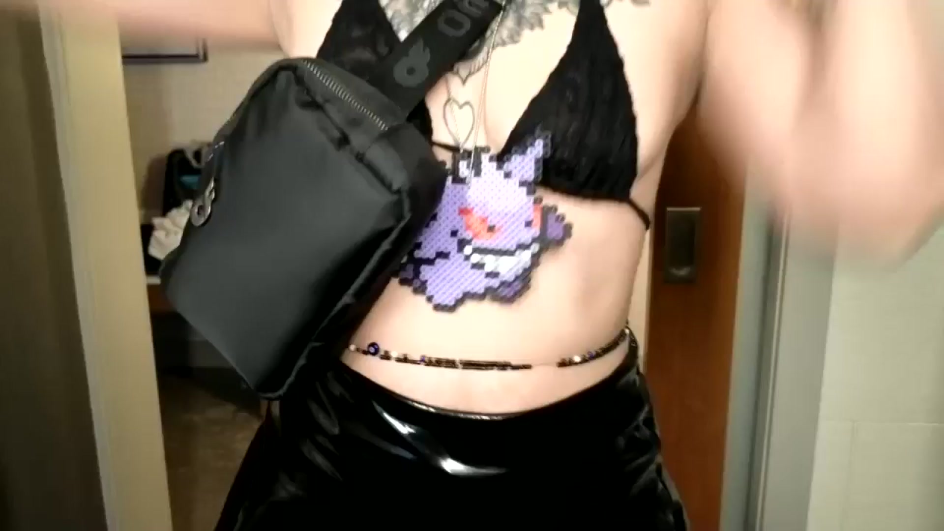 Gallery image thumbnail from dolllface's myfreecams stream on, 05/19/2024, 02:19 image 16 of 20