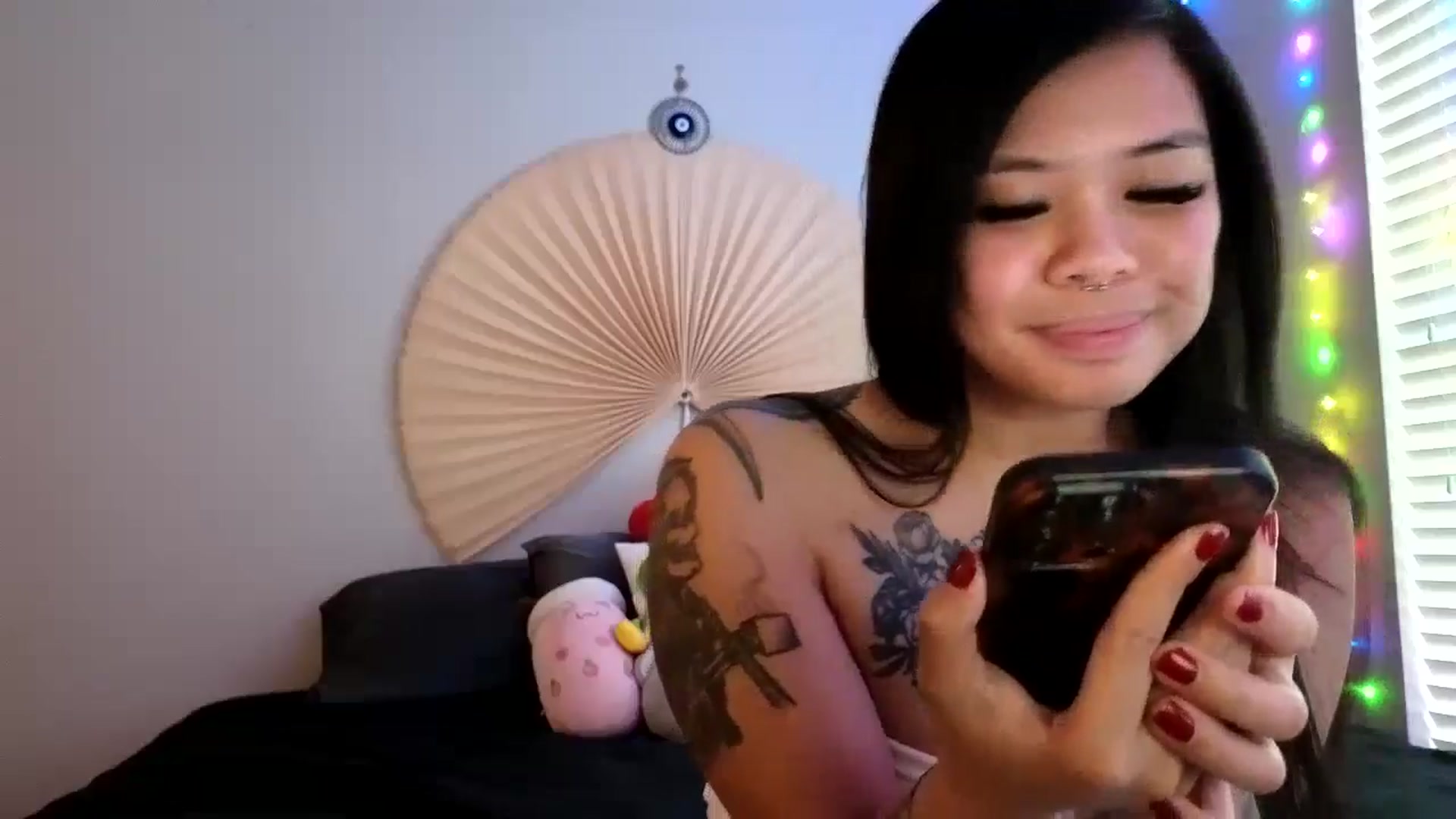 Gallery image thumbnail from dolllface's myfreecams stream on, 05/25/2024, 23:03 image 15 of 20