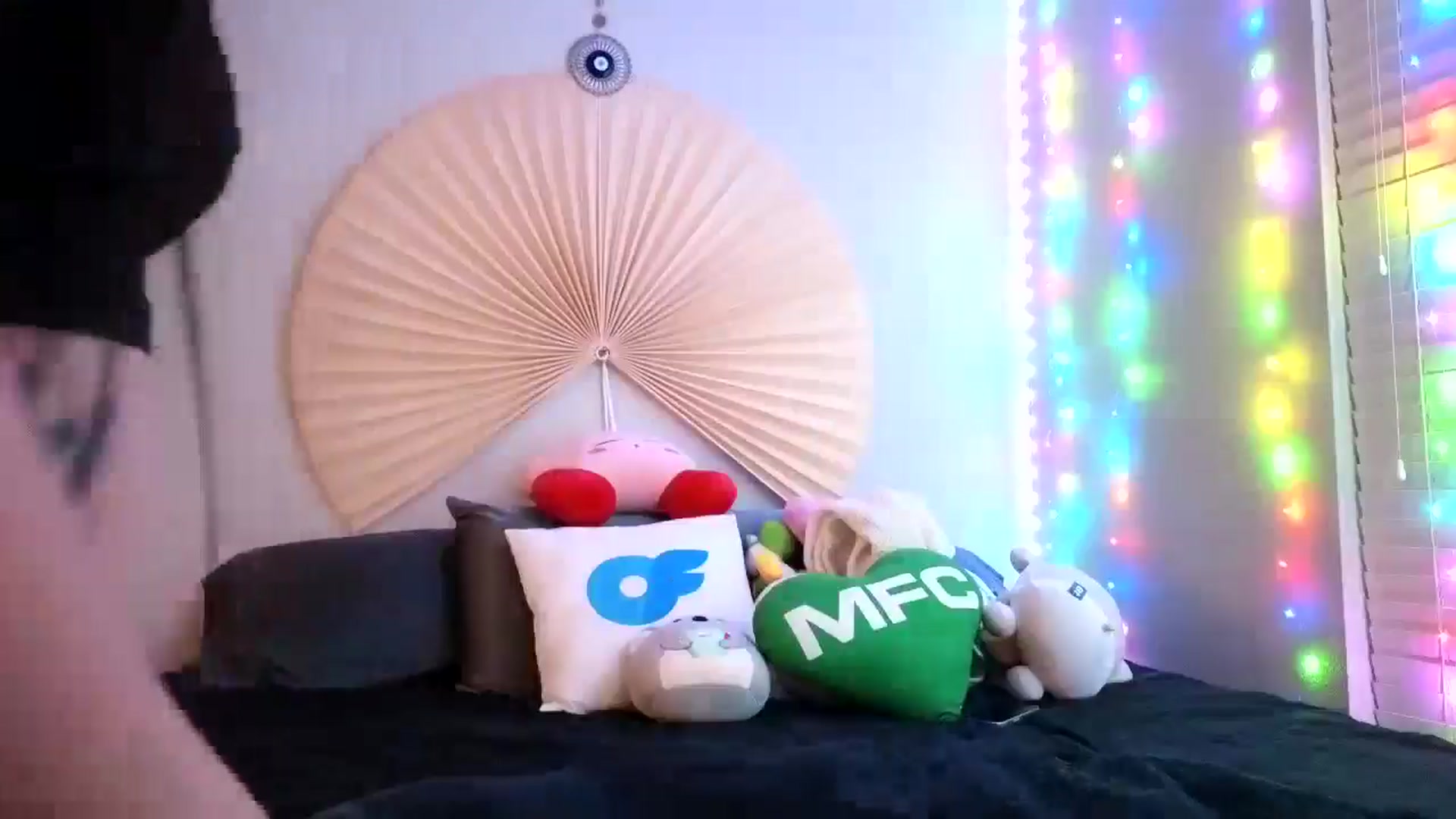Gallery image thumbnail from dolllface's myfreecams stream on, 05/26/2024, 10:38 image 15 of 20