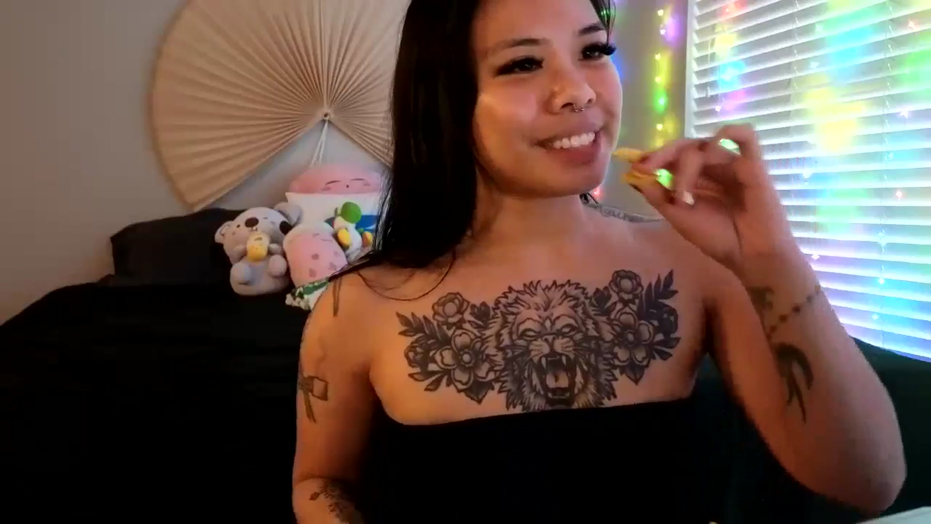 Gallery image thumbnail from dolllface's myfreecams stream on, 05/27/2024, 24:33 image 7 of 20