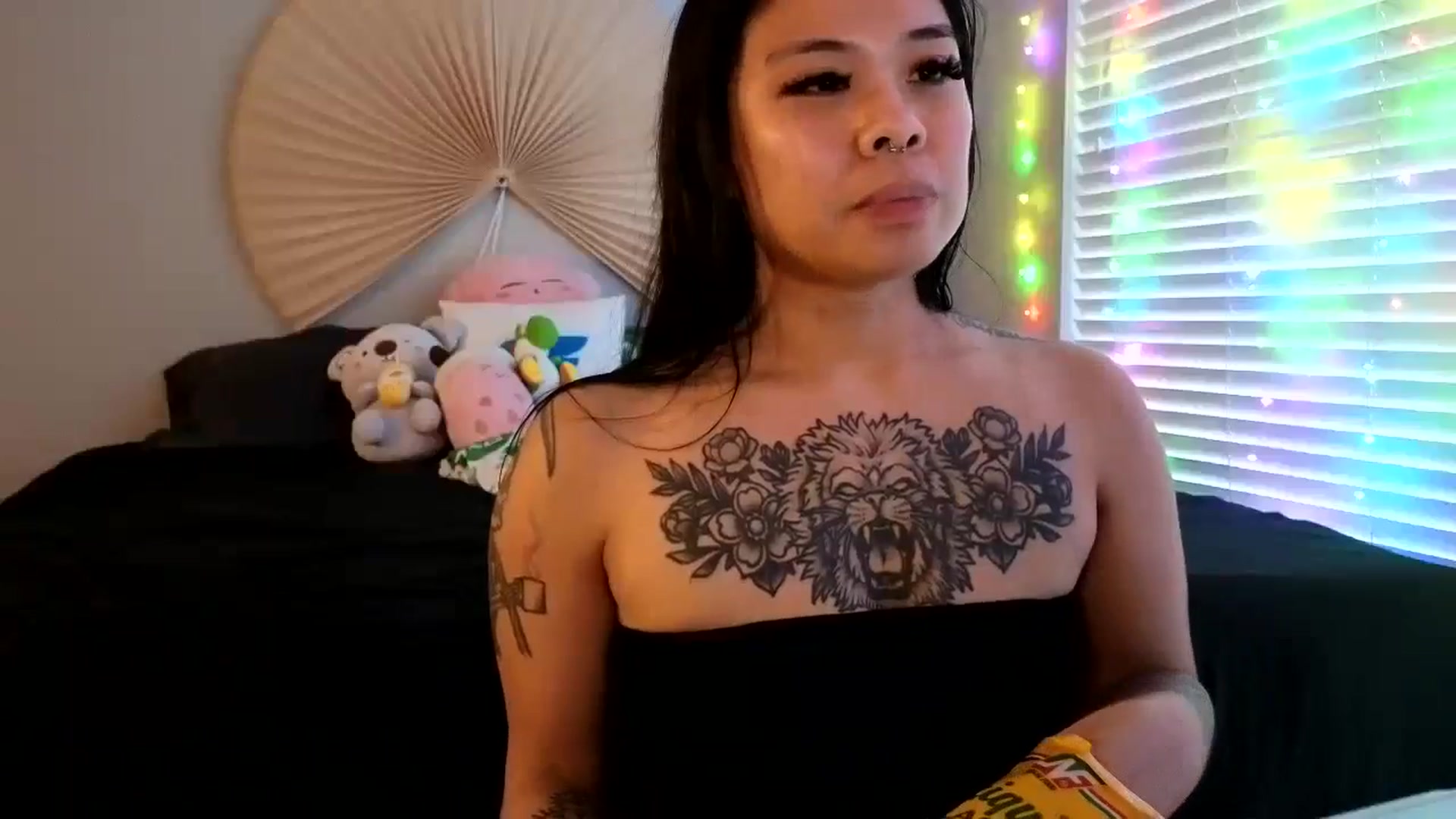Gallery image thumbnail from dolllface's myfreecams stream on, 05/27/2024, 24:33 image 10 of 20