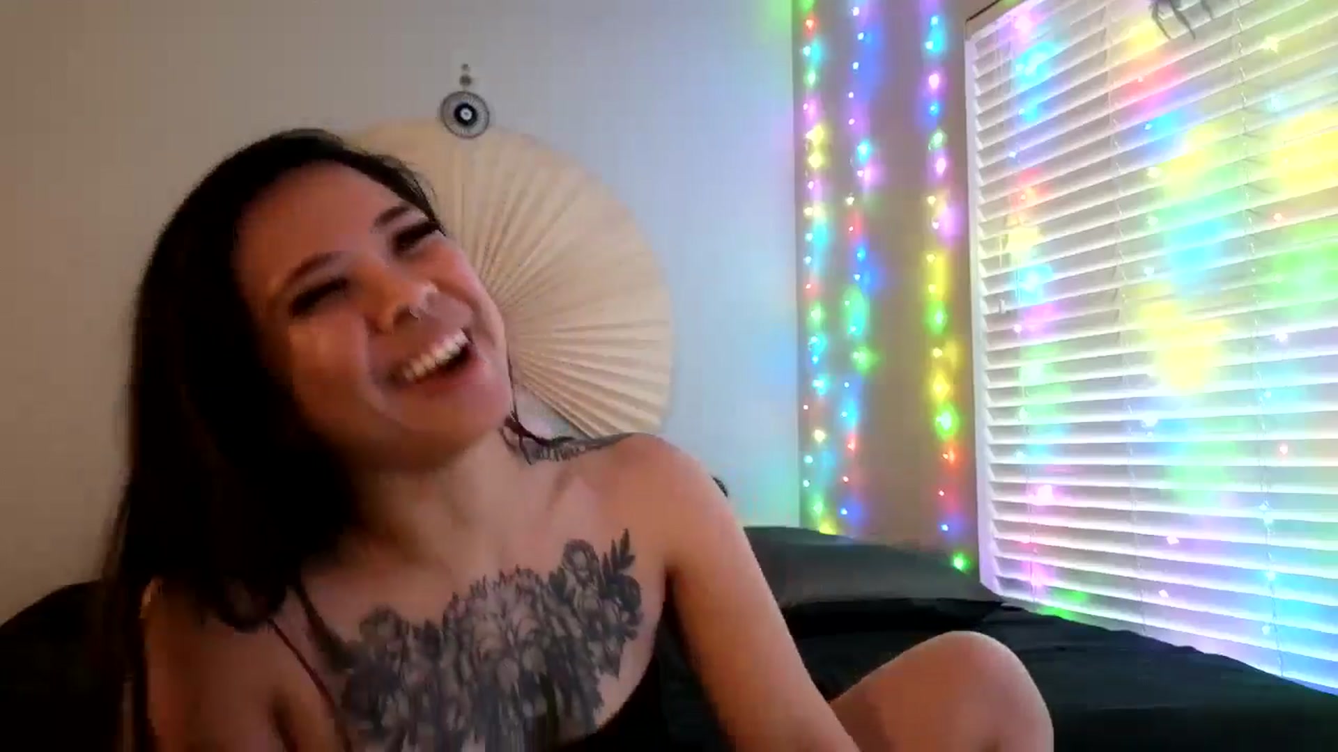 Gallery image thumbnail from dolllface's myfreecams stream on, 05/27/2024, 24:33 image 12 of 20