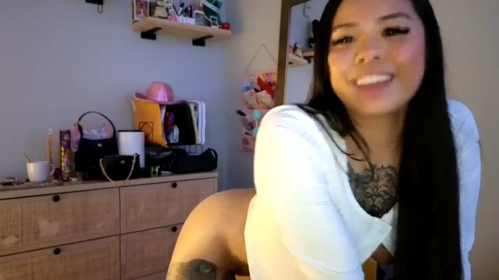 Gallery image thumbnail from dolllface's myfreecams stream on, 06/01/2024, 09:08 image 7 of 20