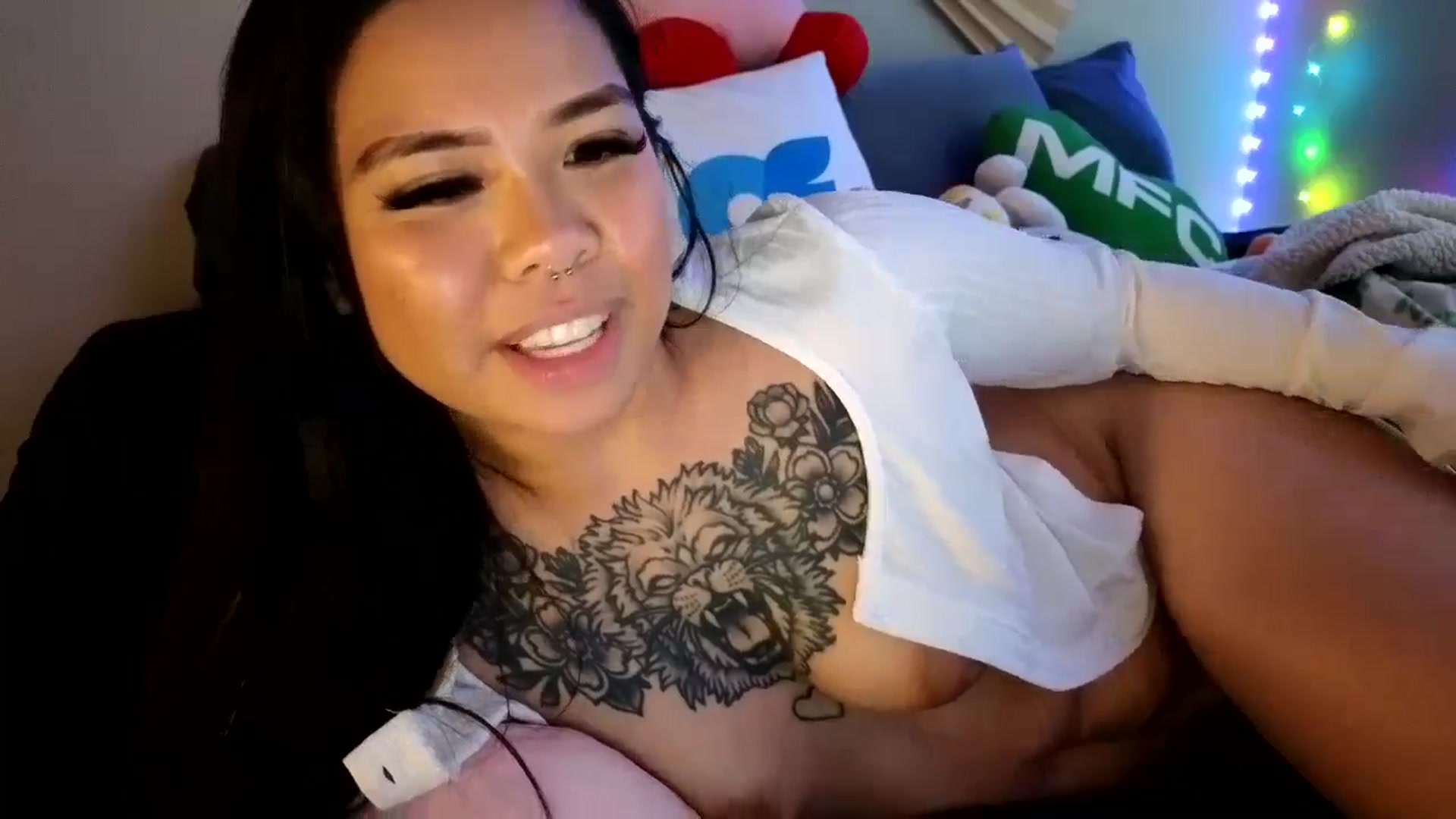 Gallery image thumbnail from dolllface's myfreecams stream on, 06/01/2024, 10:48 image 14 of 20