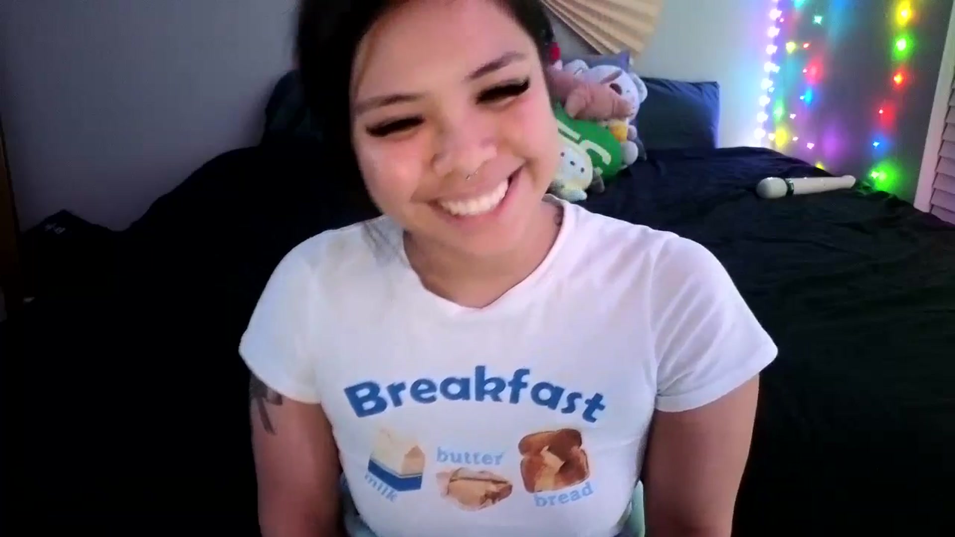 Gallery image thumbnail from dolllface's myfreecams stream on, 06/17/2024, 11:39 image 18 of 20