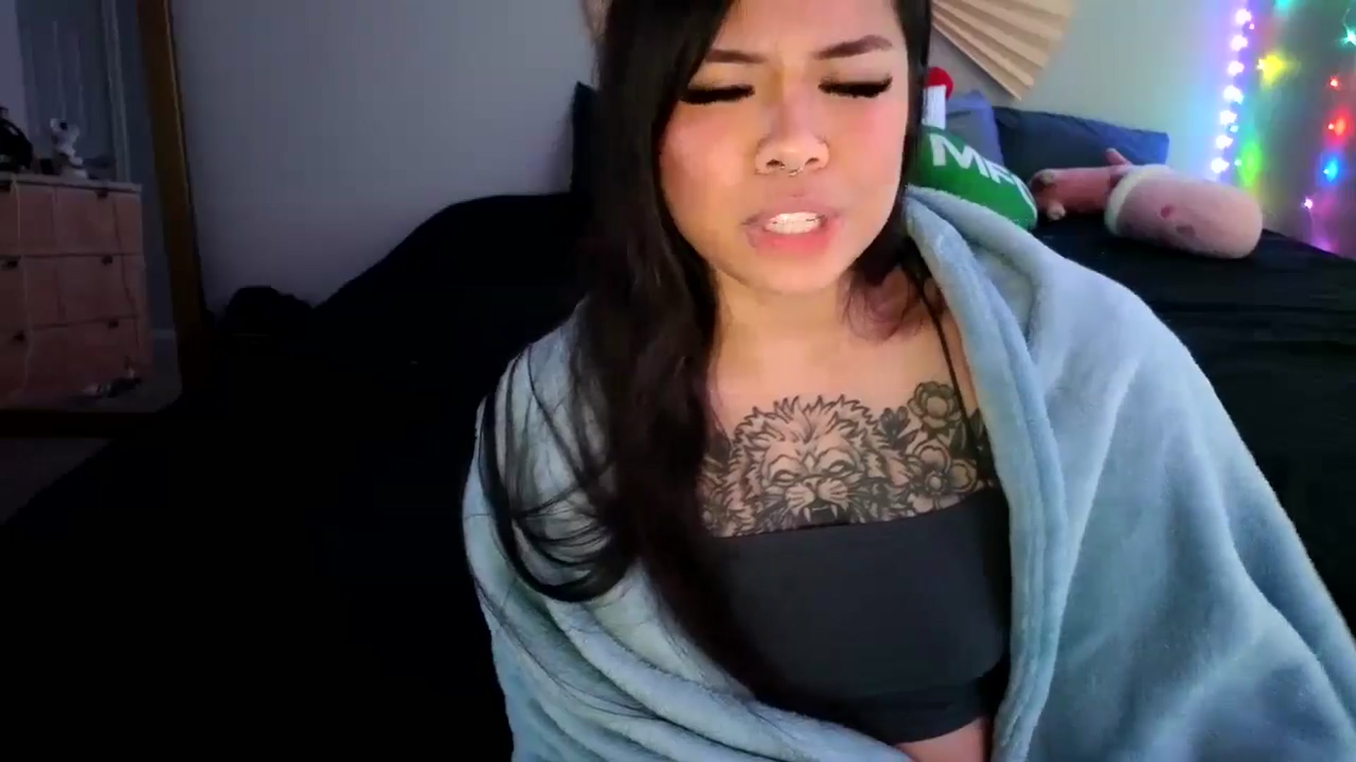 Gallery image thumbnail from dolllface's myfreecams stream on, 06/19/2024, 11:54 image 17 of 20