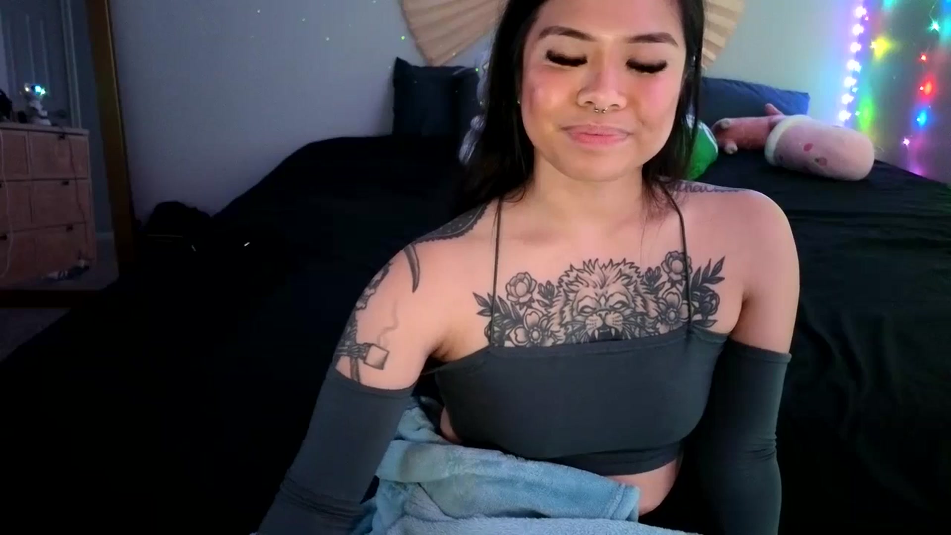 Gallery image thumbnail from dolllface's myfreecams stream on, 06/19/2024, 11:54 image 13 of 20