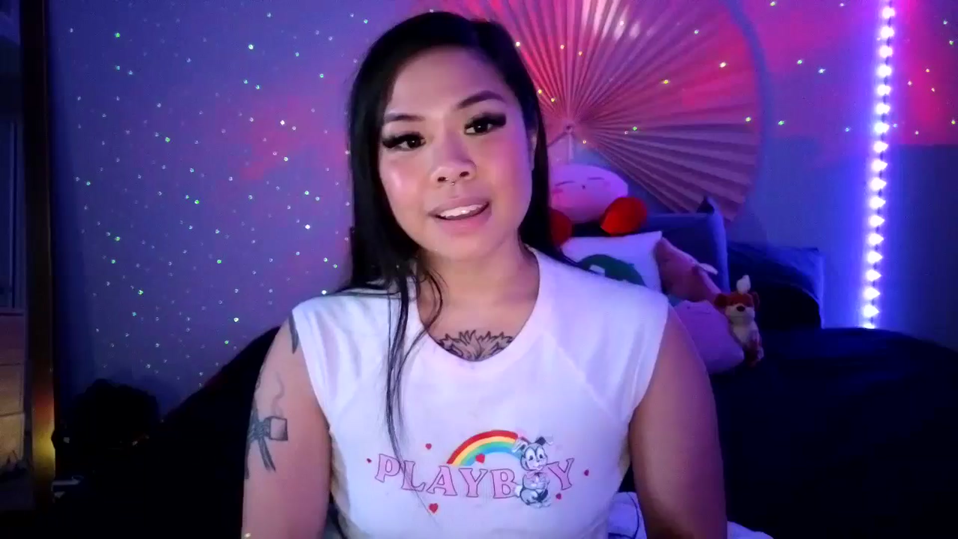 Gallery image thumbnail from dolllface's myfreecams stream on, 06/22/2024, 11:36 image 16 of 20