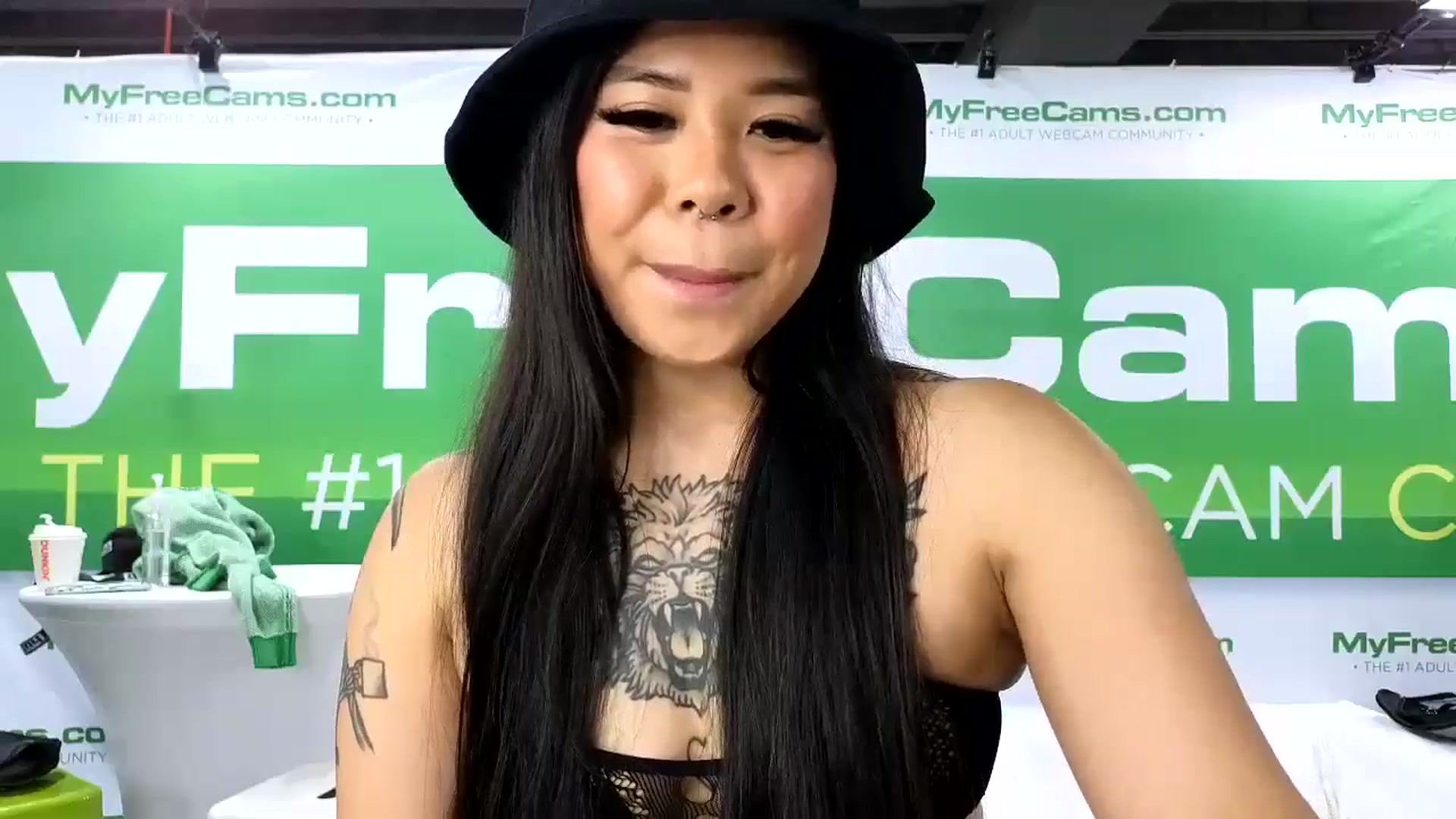 Gallery image thumbnail from dolllface's myfreecams stream on, 06/30/2024, 01:53 image 11 of 20