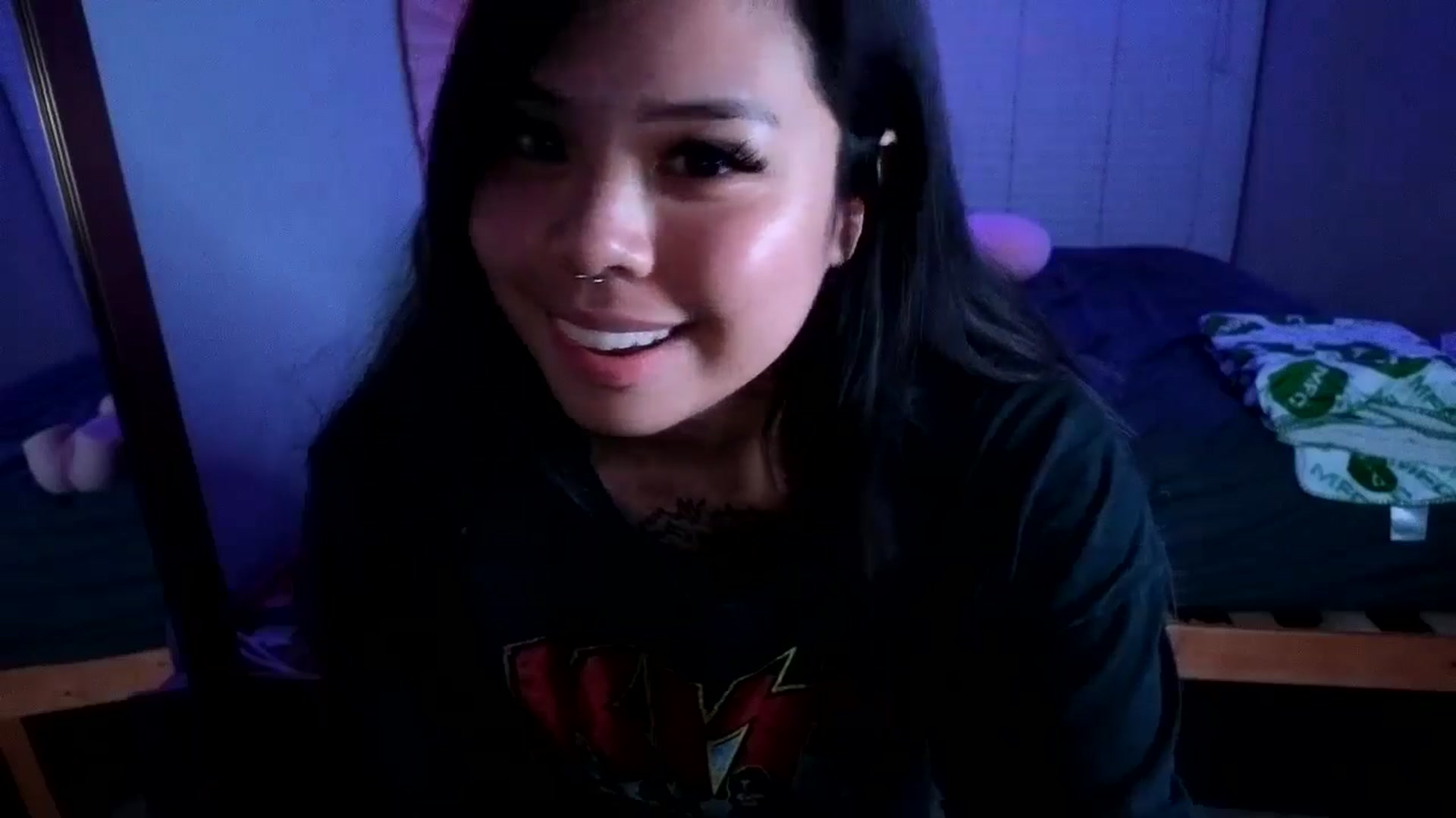 Gallery image thumbnail from dolllface's myfreecams stream on, 08/01/2024, 12:35 image 2 of 20