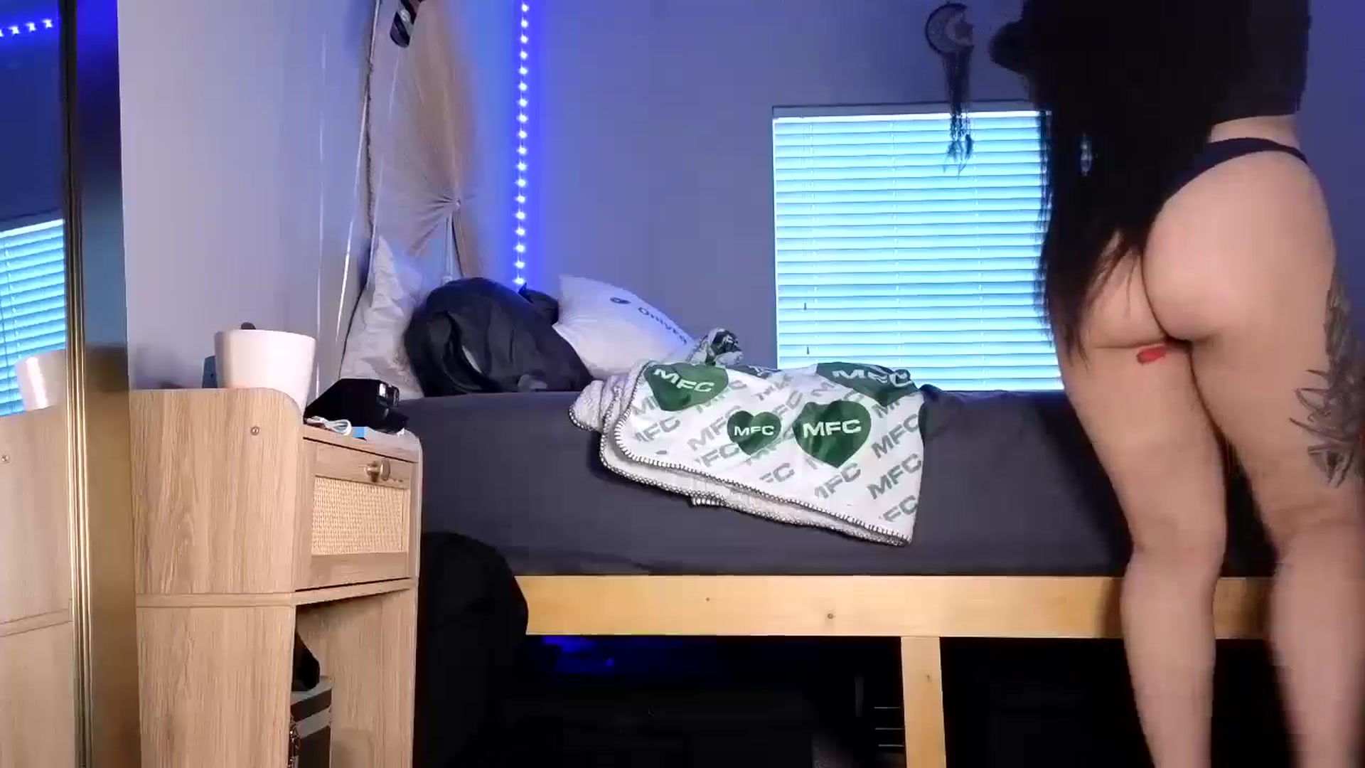 Gallery image thumbnail from dolllface's myfreecams stream on, 08/07/2024, 22:27 image 17 of 20