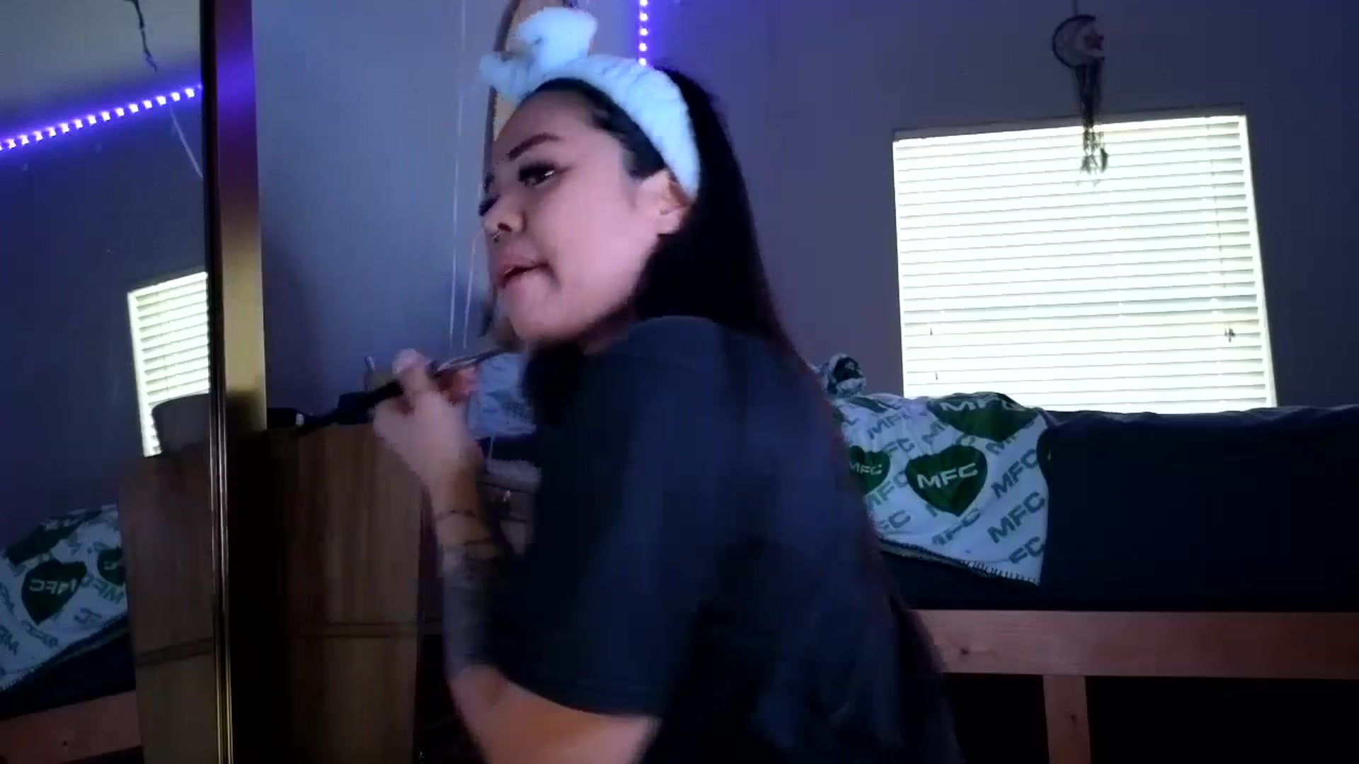 Gallery image thumbnail from dolllface's myfreecams stream on, 08/07/2024, 22:27 image 4 of 20