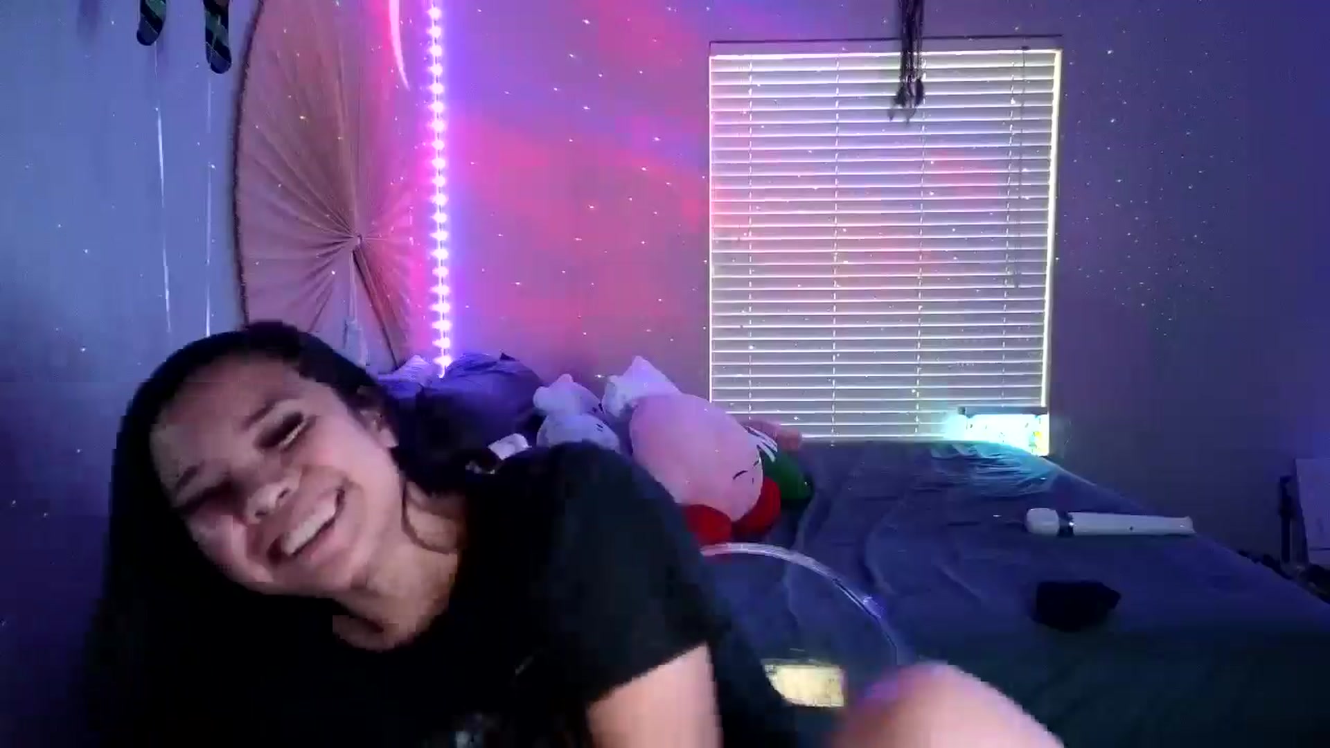 Gallery image thumbnail from dolllface's myfreecams stream on, 08/08/2024, 12:46 image 18 of 20
