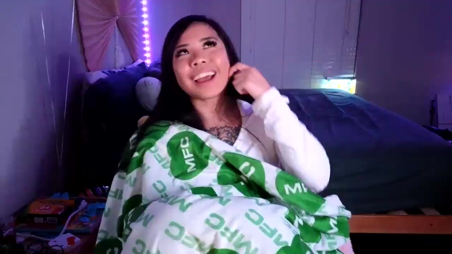 Gallery image thumbnail from dolllface's myfreecams stream on, 08/10/2024, 12:07 image 13 of 20