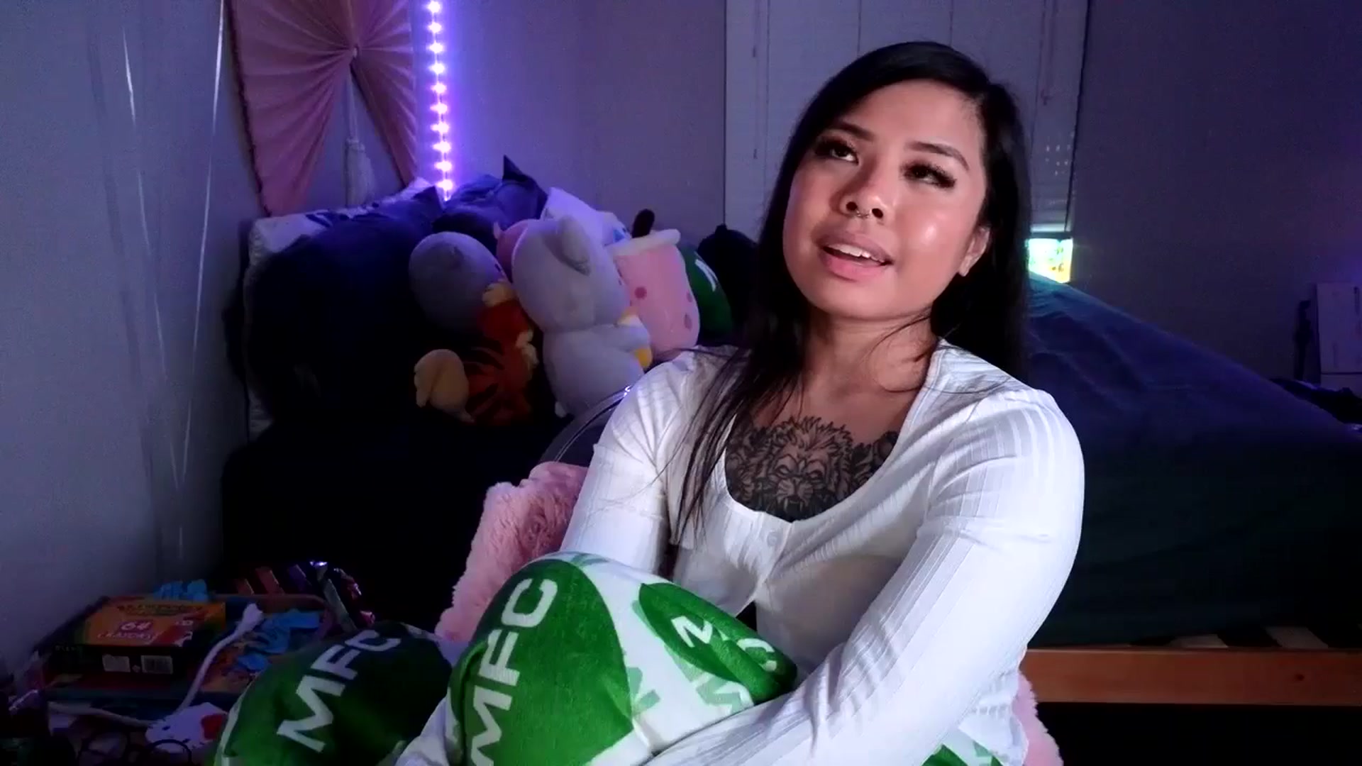 Gallery image thumbnail from dolllface's myfreecams stream on, 08/10/2024, 12:07 image 12 of 20