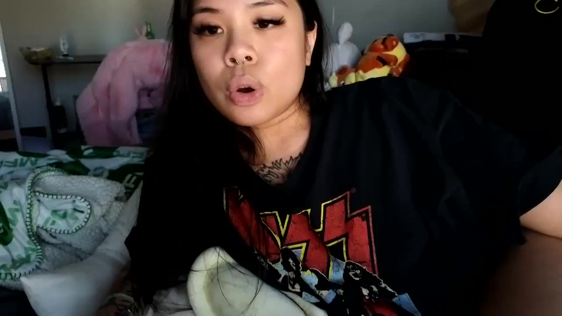 Gallery image thumbnail from dolllface's myfreecams stream on, 08/10/2024, 23:34 image 10 of 20