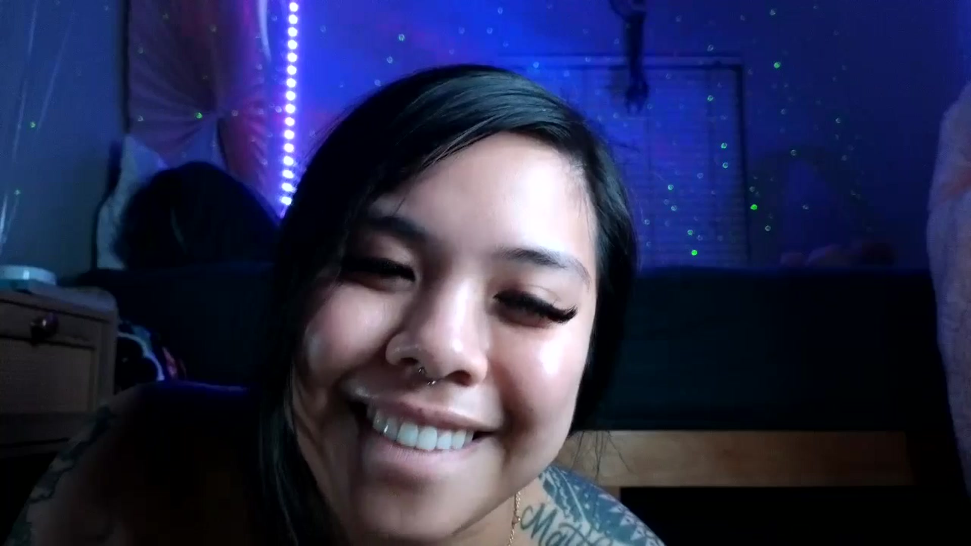 Gallery image thumbnail from dolllface's myfreecams stream on, 08/11/2024, 11:25 image 16 of 20