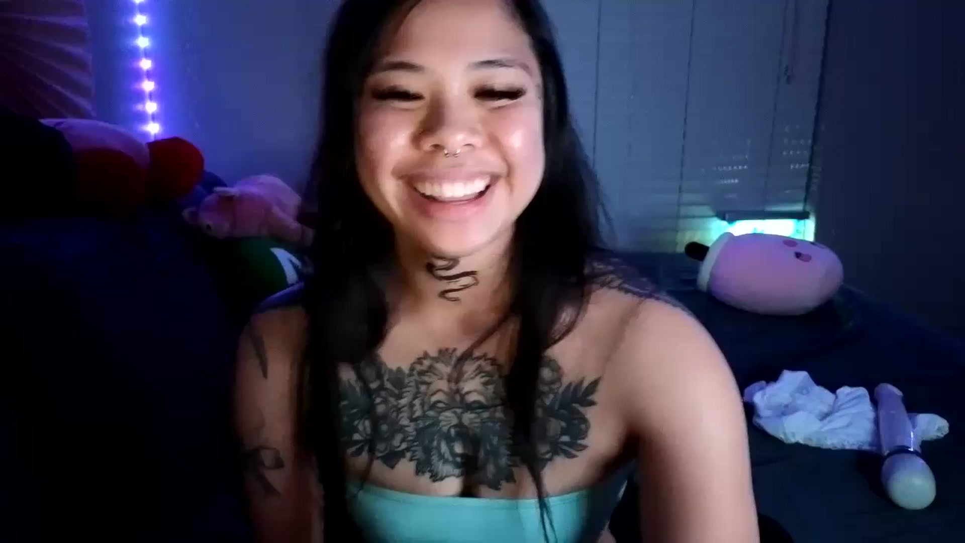 Gallery image thumbnail from dolllface's myfreecams stream on, 08/12/2024, 11:38 image 10 of 20