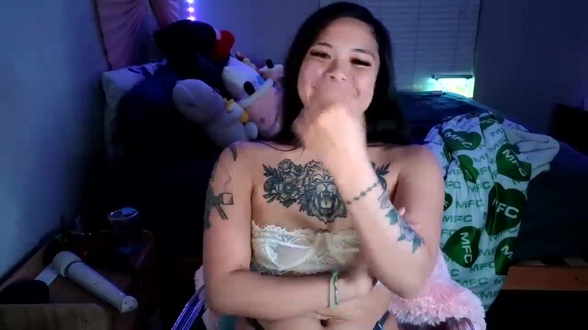 Gallery image thumbnail from dolllface's myfreecams stream on, 08/14/2024, 11:36 image 6 of 20