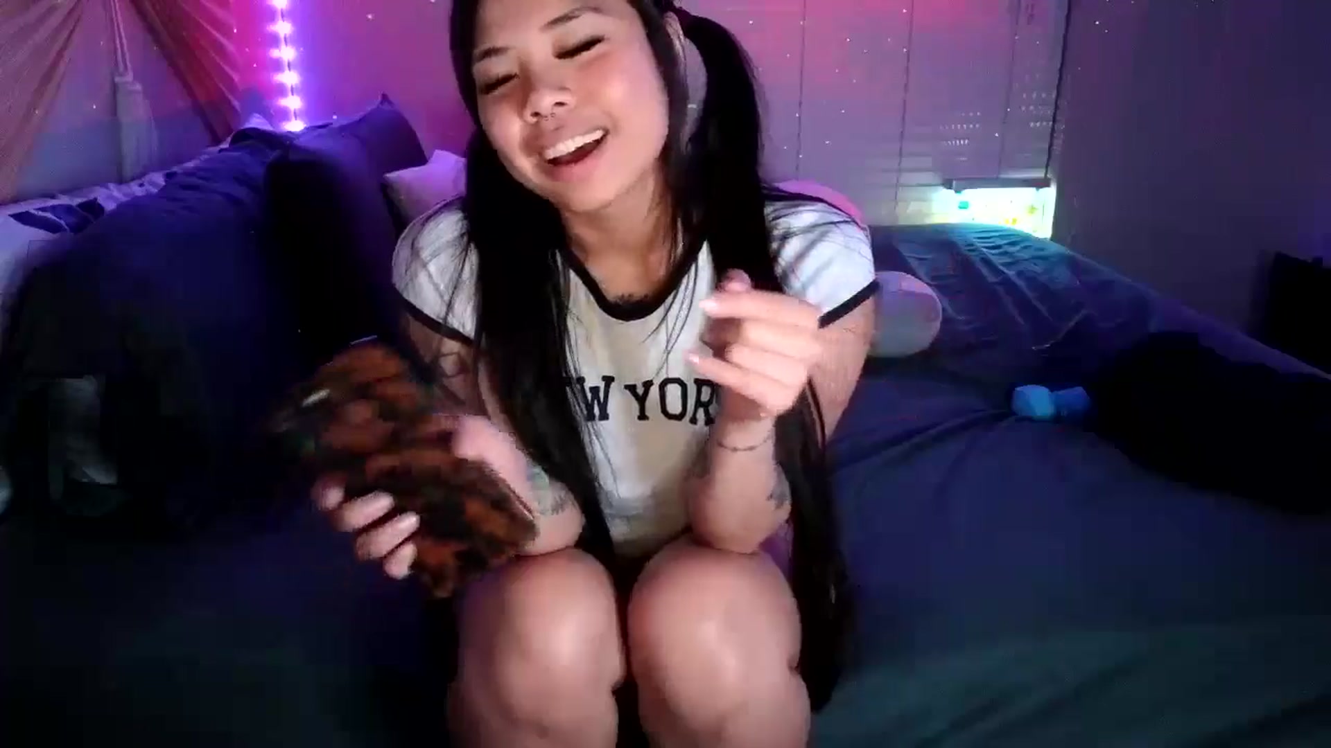 Gallery image thumbnail from dolllface's myfreecams stream on, 08/15/2024, 11:08 image 13 of 20