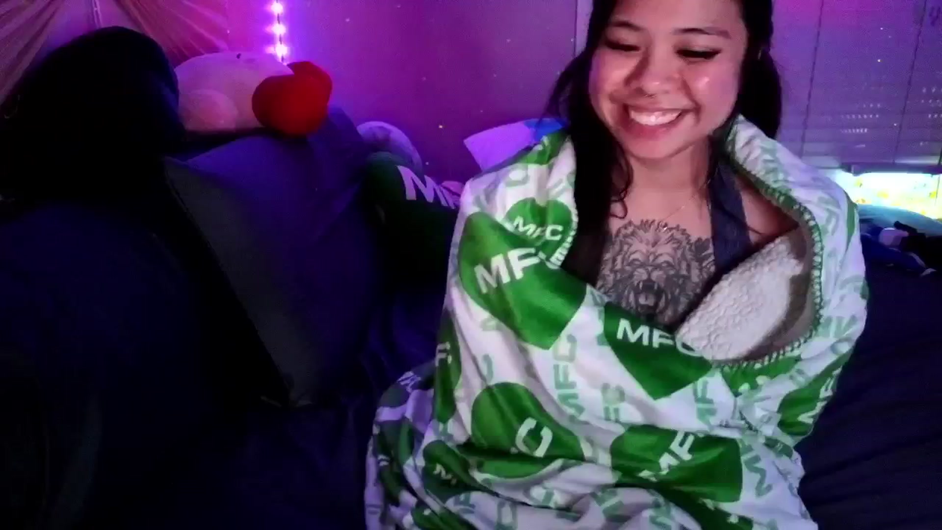 Gallery image thumbnail from dolllface's myfreecams stream on, 08/16/2024, 11:55 image 18 of 20