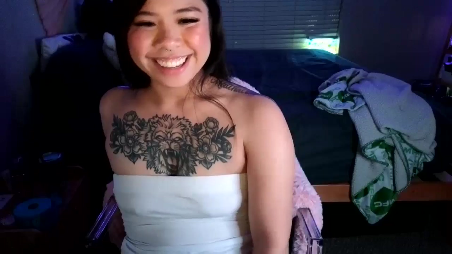 Gallery image thumbnail from dolllface's myfreecams stream on, 08/18/2024, 12:58 image 13 of 20