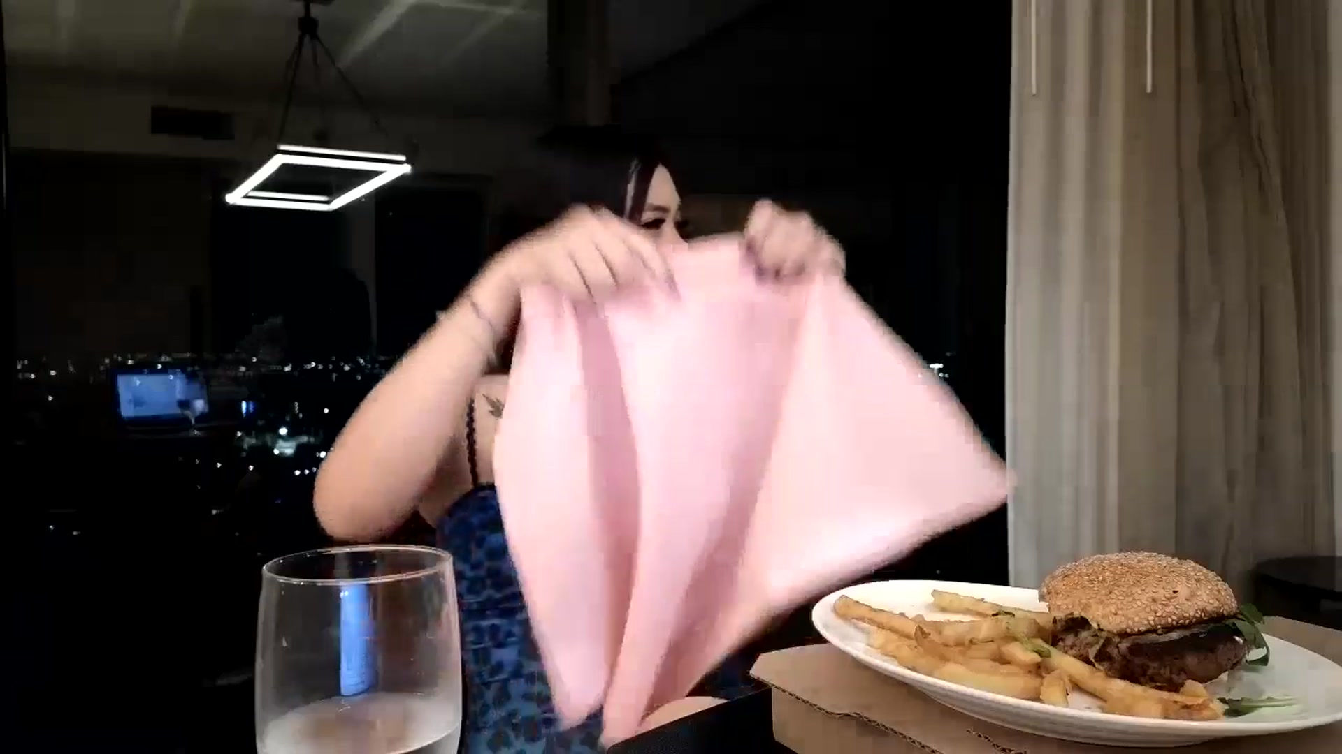 Gallery image thumbnail from dolllface's myfreecams stream on, 08/21/2024, 10:03 image 4 of 20