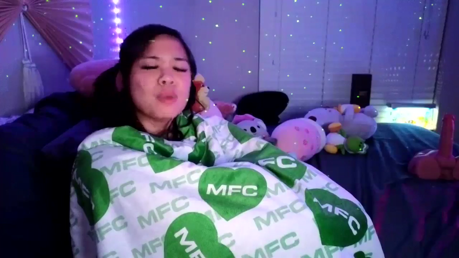 Gallery image thumbnail from dolllface's myfreecams stream on, 08/23/2024, 09:57 image 14 of 20