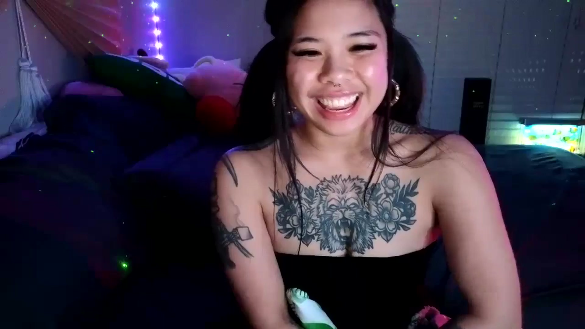 Gallery image thumbnail from dolllface's myfreecams stream on, 08/25/2024, 10:29 image 16 of 20