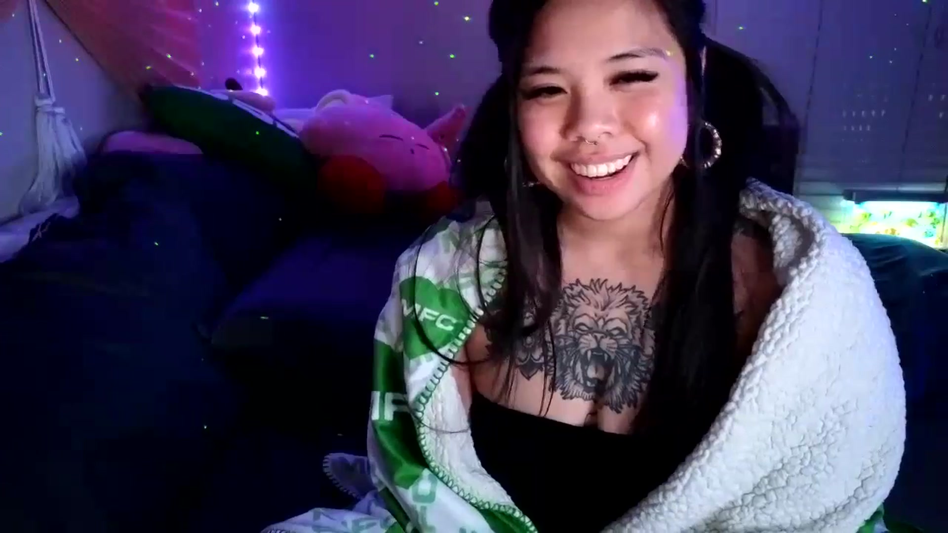 Gallery image thumbnail from dolllface's myfreecams stream on, 08/25/2024, 11:39 image 15 of 20