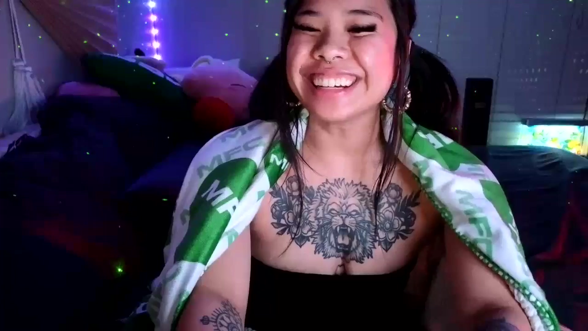 Gallery image thumbnail from dolllface's myfreecams stream on, 08/25/2024, 11:39 image 4 of 20