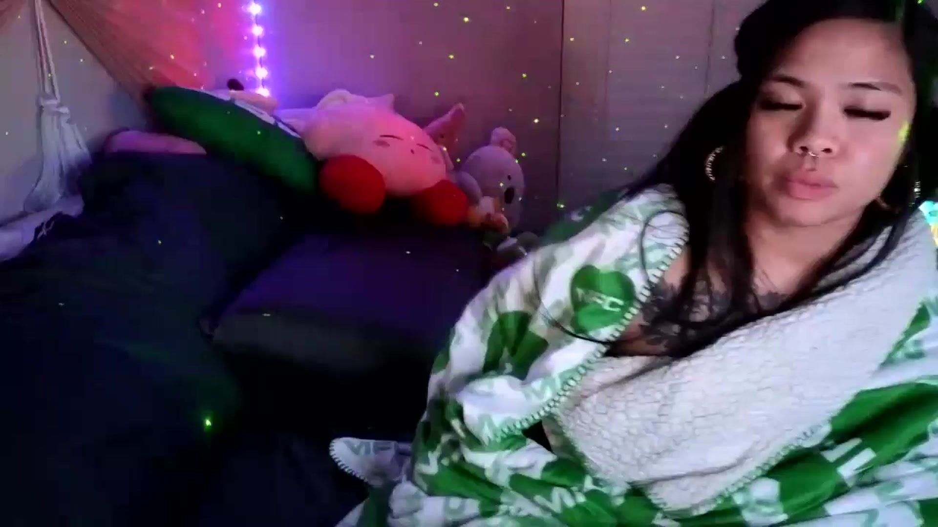 Gallery image thumbnail from dolllface's myfreecams stream on, 08/25/2024, 11:39 image 16 of 20