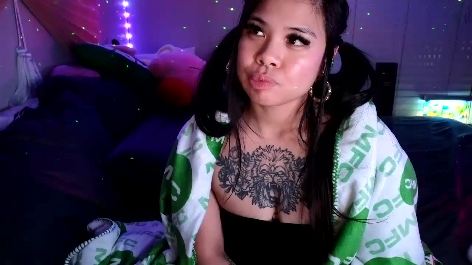 Gallery image thumbnail from dolllface's myfreecams stream on, 08/25/2024, 11:39 image 10 of 20