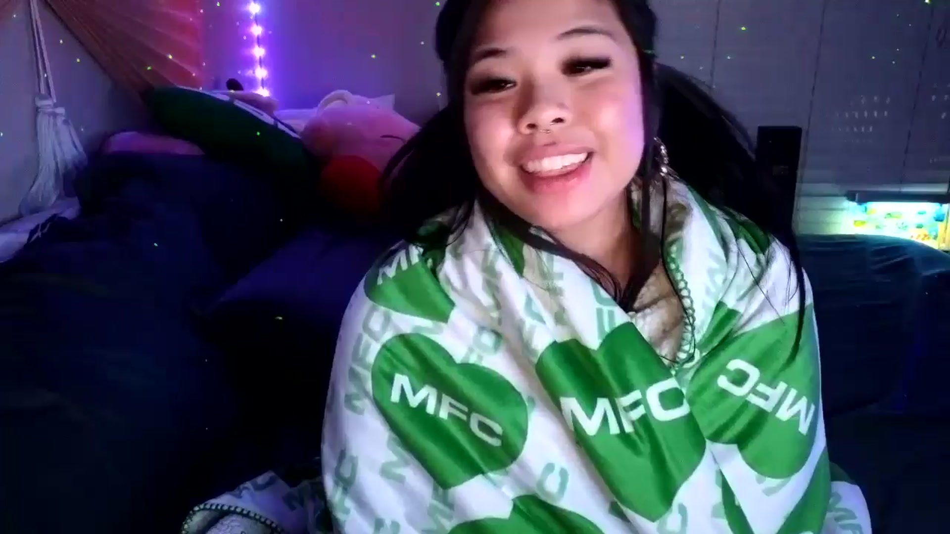 Gallery image thumbnail from dolllface's myfreecams stream on, 08/25/2024, 11:39 image 2 of 20