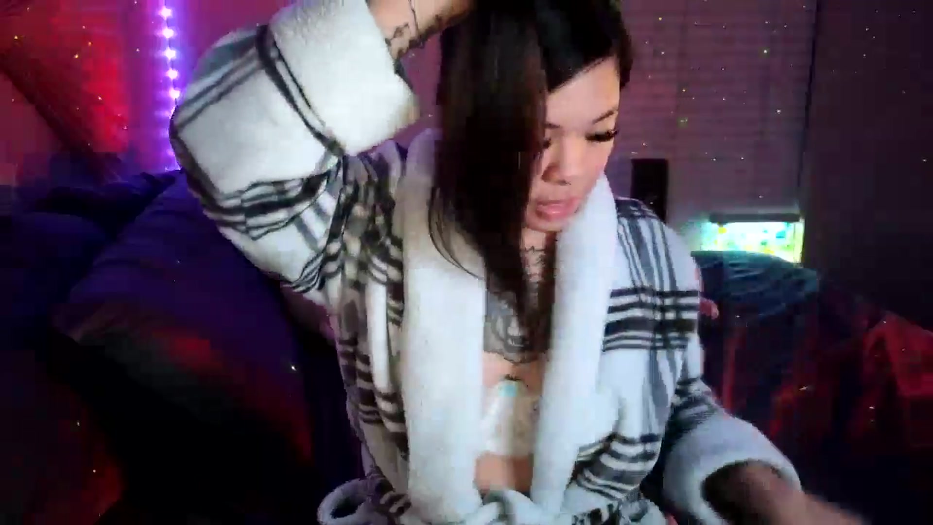Gallery image thumbnail from dolllface's myfreecams stream on, 08/28/2024, 10:18 image 6 of 20