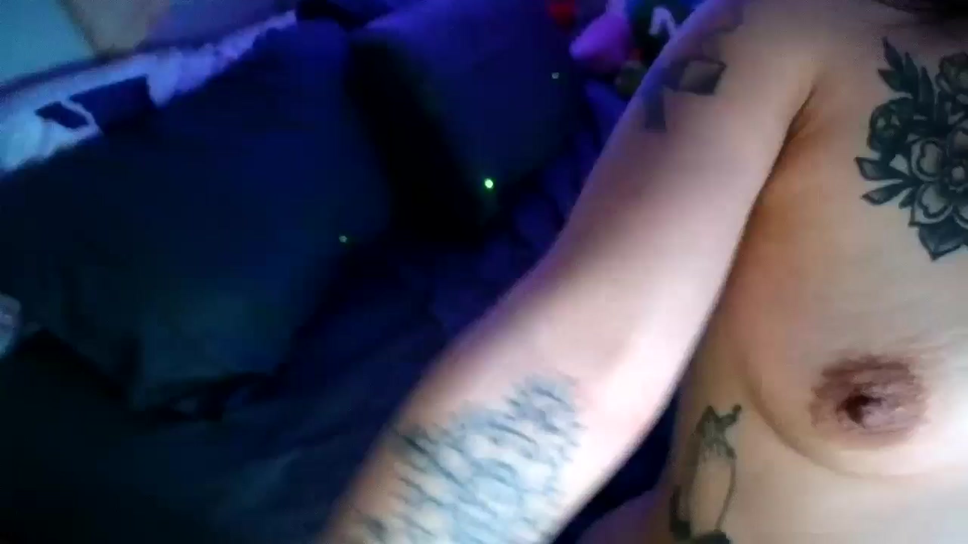Gallery image thumbnail from dolllface's myfreecams stream on, 08/29/2024, 11:37 image 17 of 20