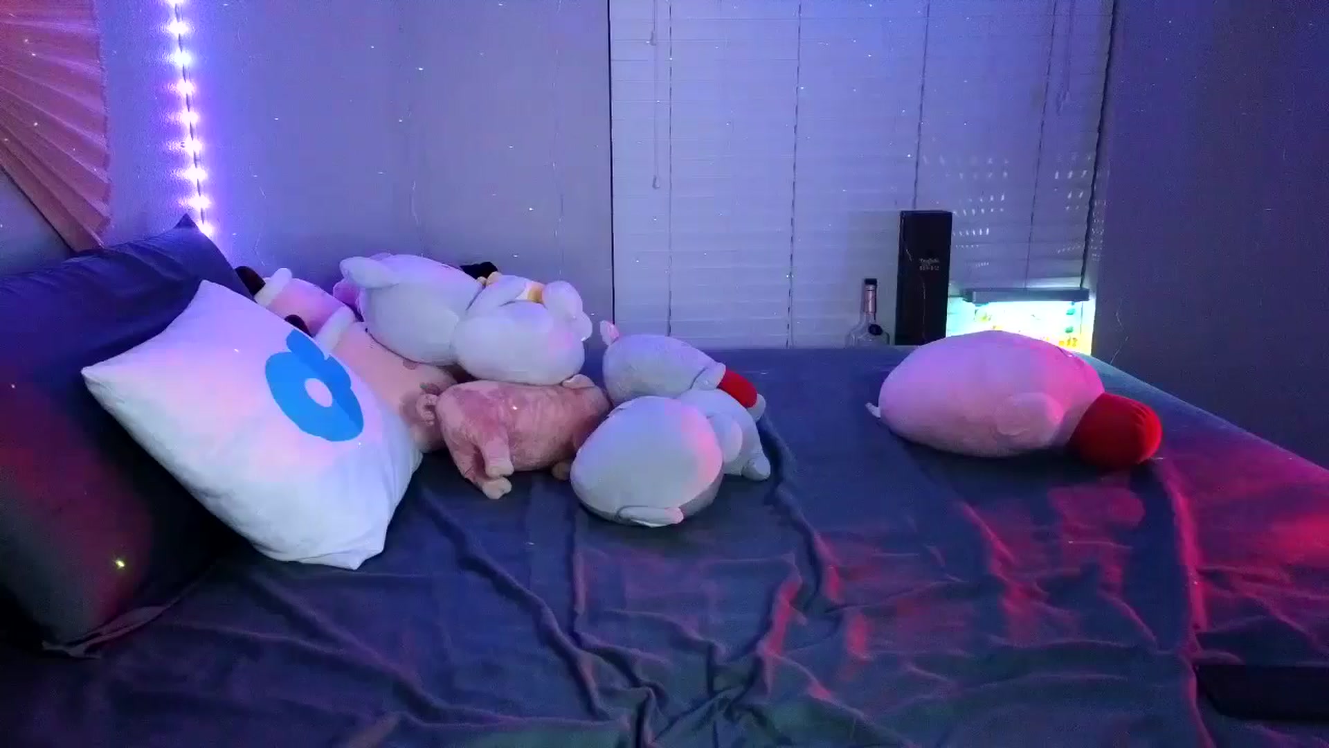 Gallery image thumbnail from dolllface's myfreecams stream on, 09/12/2024, 11:49 image 4 of 20