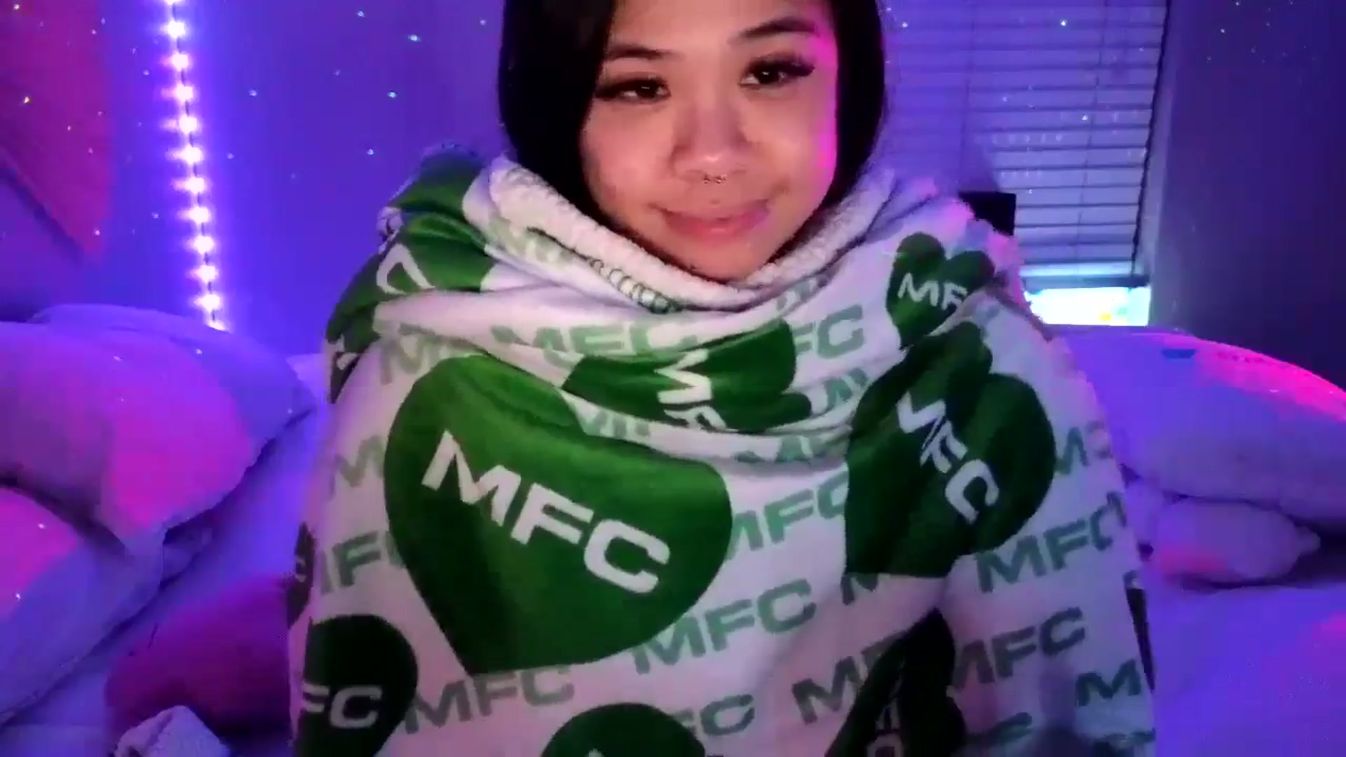 Gallery image thumbnail from dolllface's myfreecams stream on, 09/16/2024, 09:00 image 20 of 20