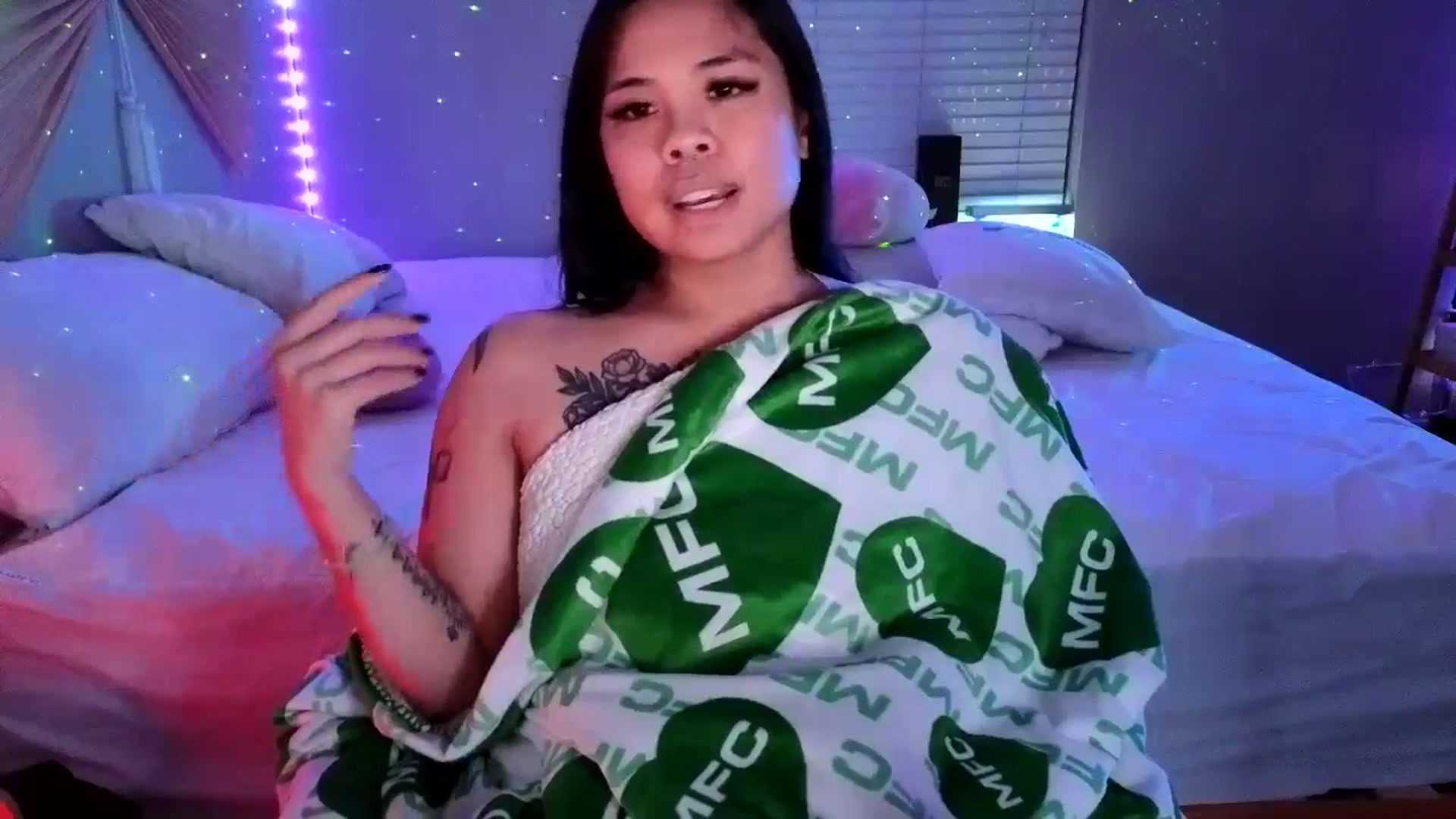 Gallery image thumbnail from dolllface's myfreecams stream on, 09/16/2024, 09:00 image 12 of 20
