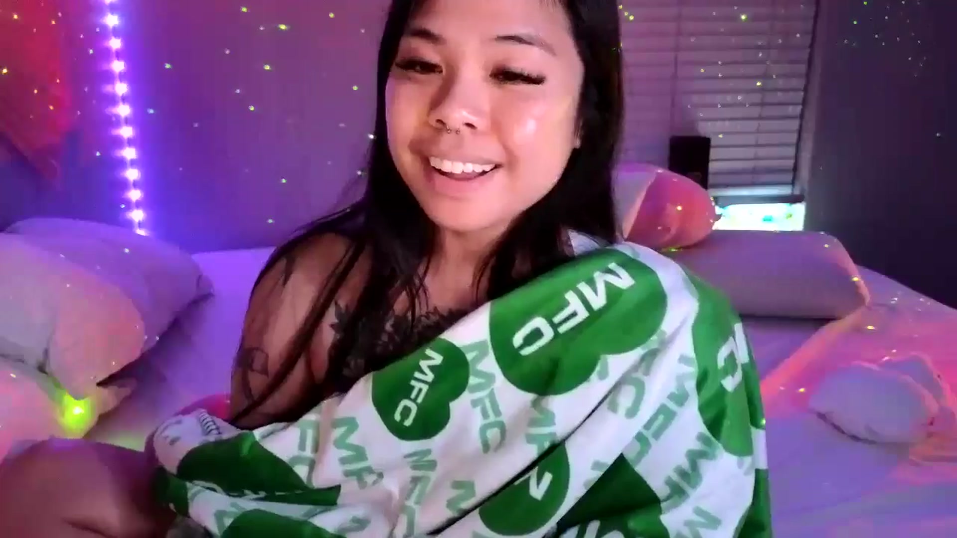 Gallery image thumbnail from dolllface's myfreecams stream on, 09/16/2024, 09:32 image 20 of 20