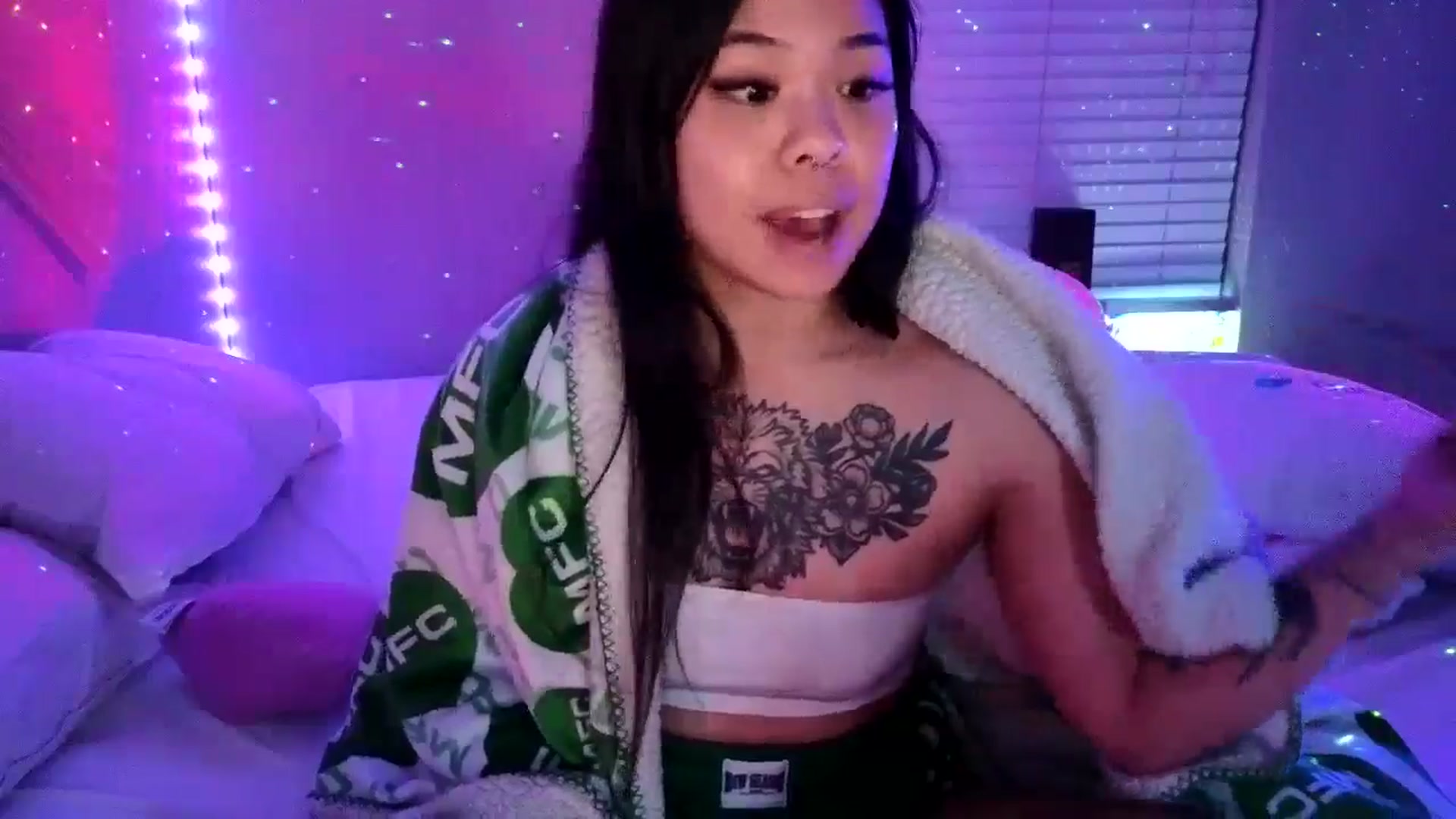 Gallery image thumbnail from dolllface's myfreecams stream on, 09/16/2024, 09:32 image 2 of 20