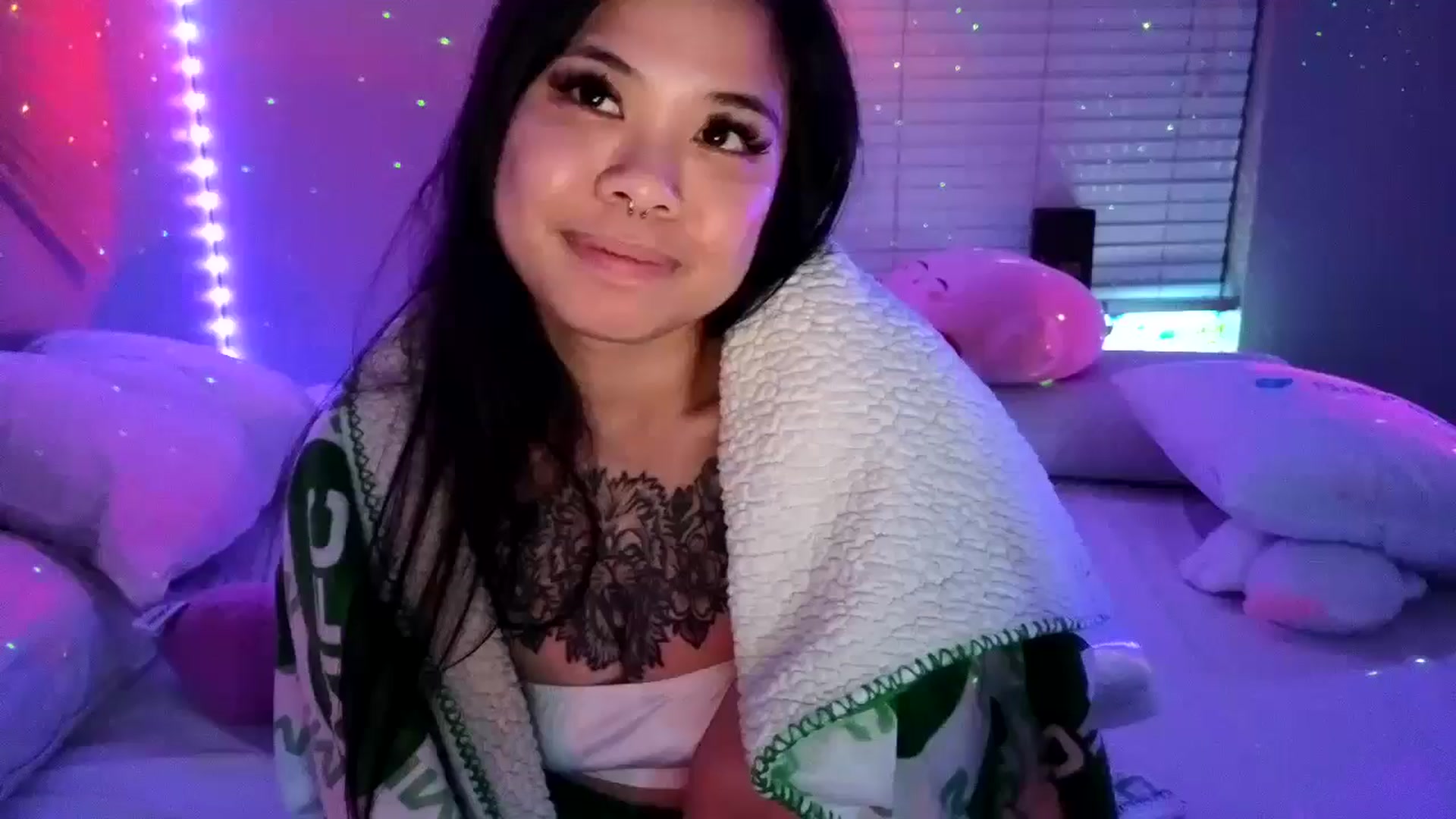 Gallery image thumbnail from dolllface's myfreecams stream on, 09/16/2024, 09:32 image 1 of 20