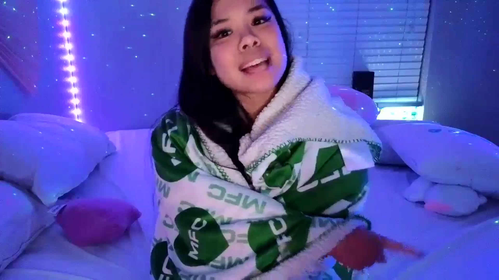 Gallery image thumbnail from dolllface's myfreecams stream on, 09/16/2024, 09:32 image 3 of 20