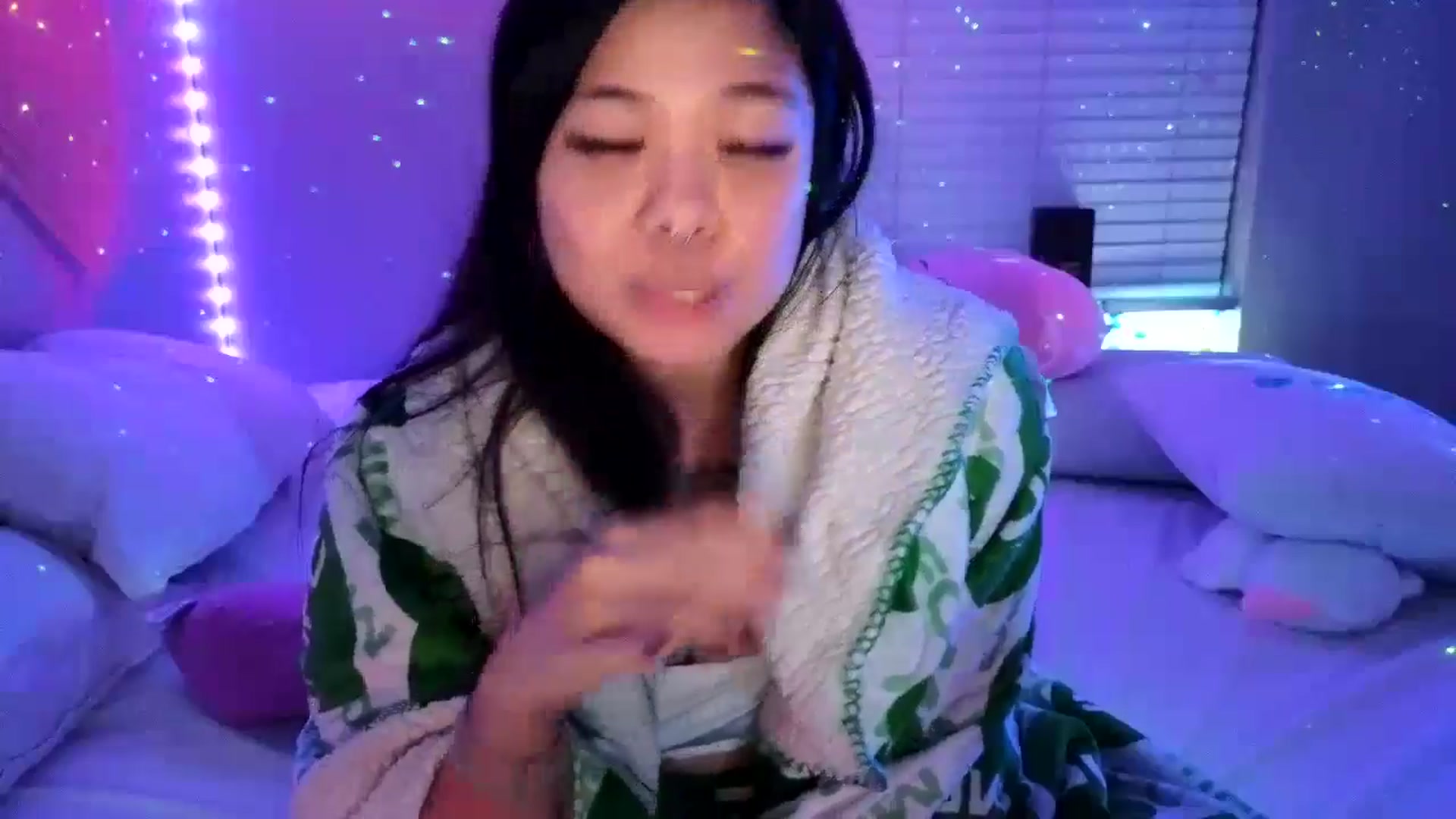 Gallery image thumbnail from dolllface's myfreecams stream on, 09/16/2024, 09:32 image 6 of 20