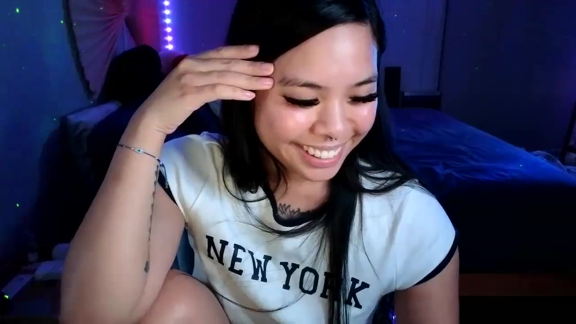 Gallery image thumbnail from dolllface's myfreecams stream on, 09/21/2024, 08:33 image 7 of 20