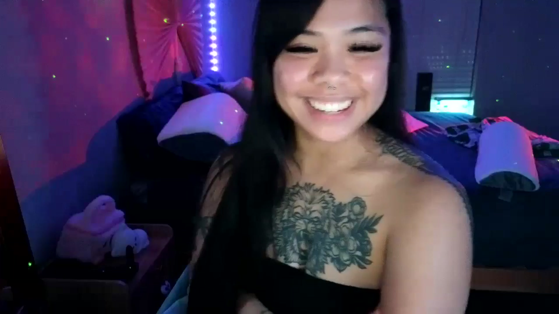 Gallery image thumbnail from dolllface's myfreecams stream on, 09/25/2024, 06:18 image 19 of 20